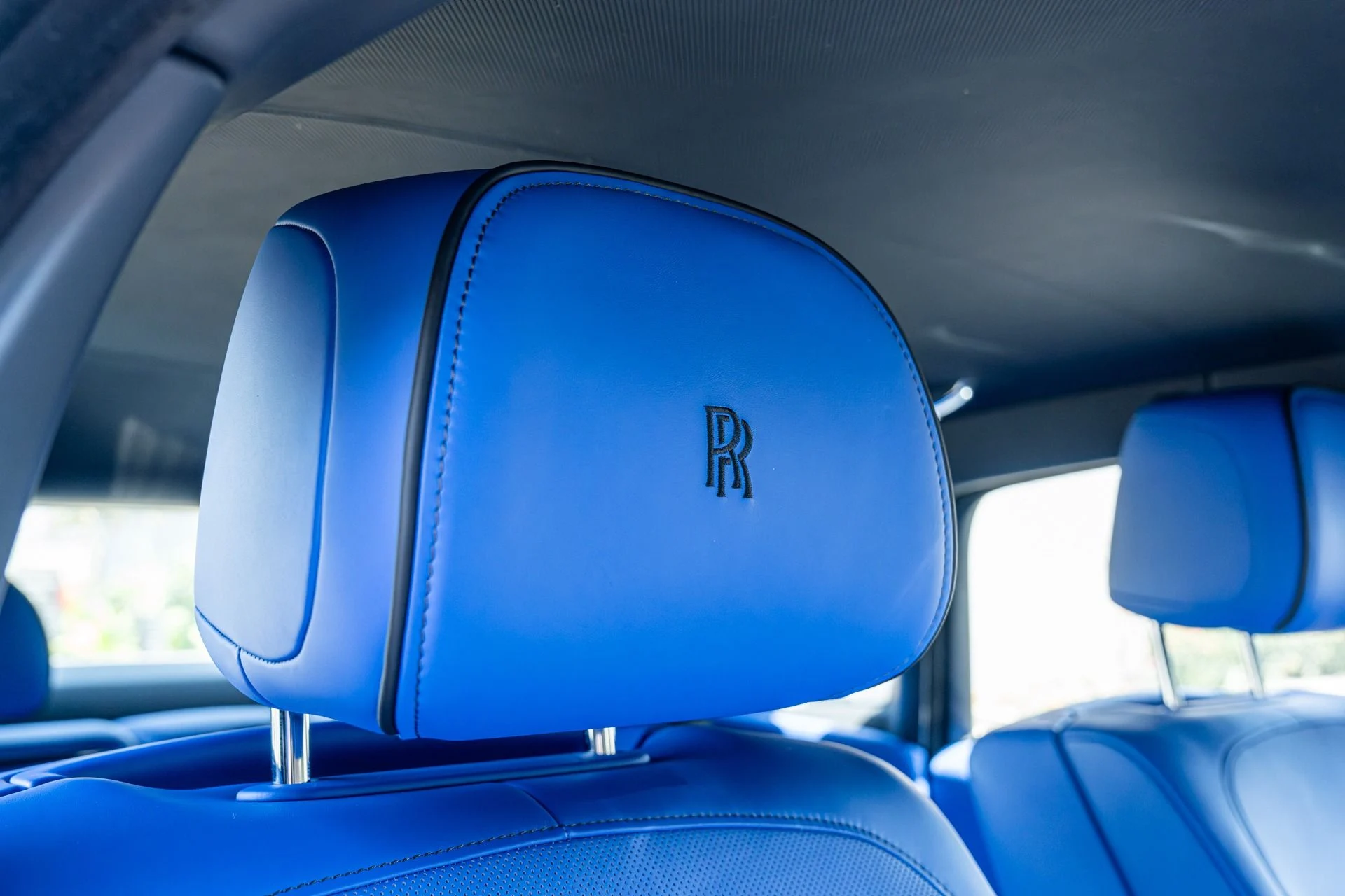 mph041_2185361125_Used_2022_Rolls_Royce_Ghost_1753158298_28f63bb186