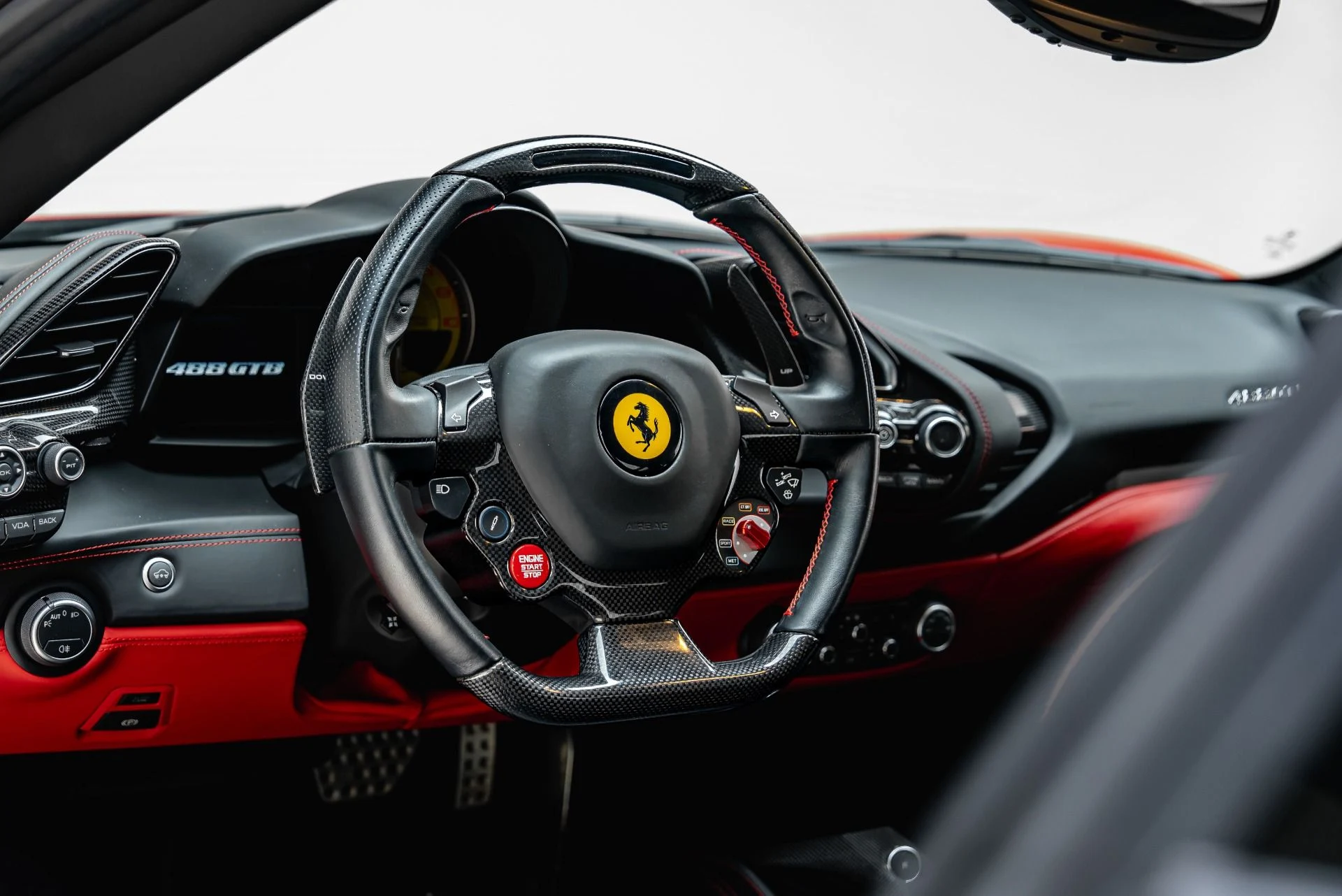 mph041_2194527707_Used_2018_Ferrari_488_GTB_1785446224_5bd6227894