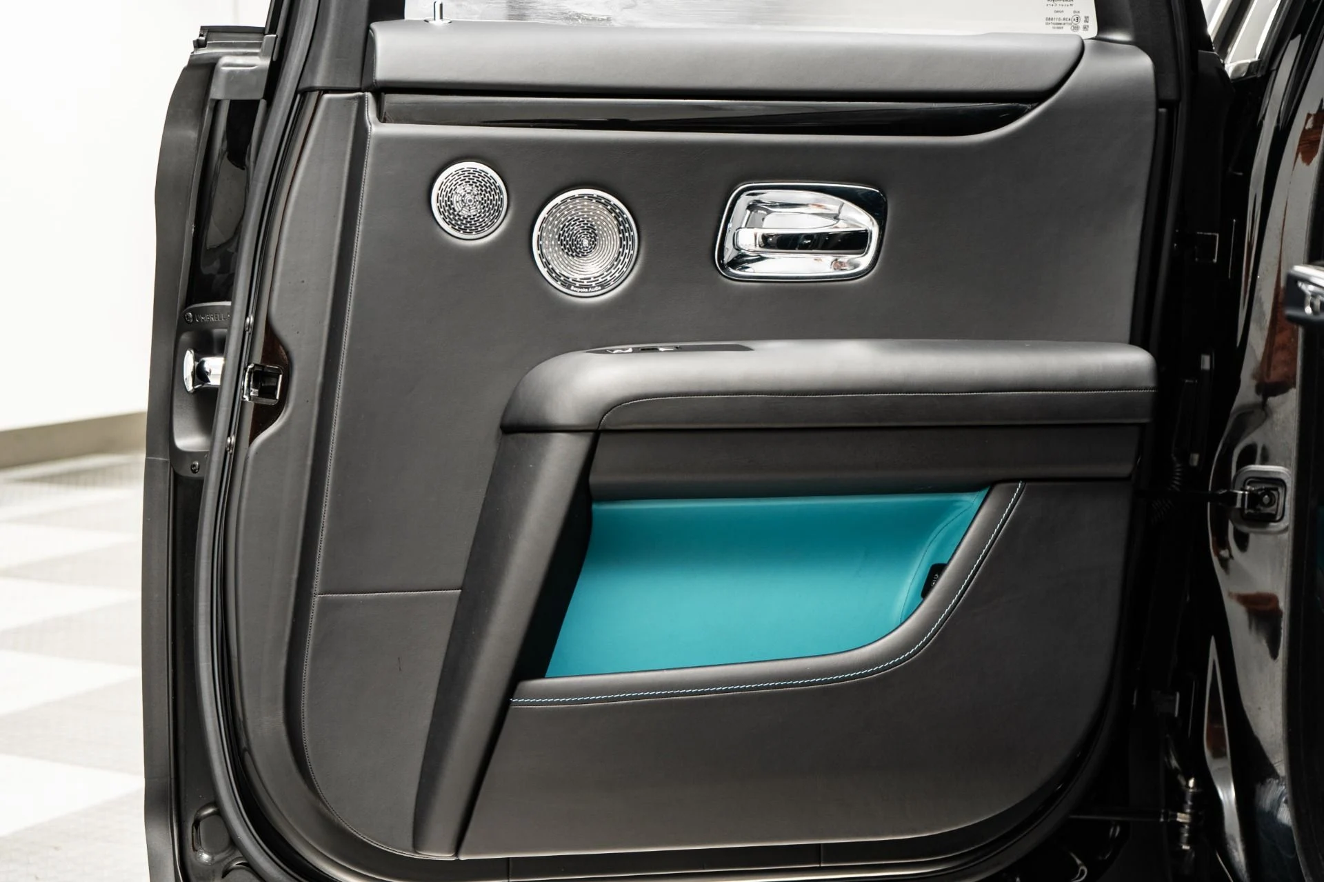 mph041_2196869416_Used_2022_Rolls_Royce_Ghost_The_Ghost_Package_Turquoise_Accents_Illuminated_Fascia_1774388734_7004319e62