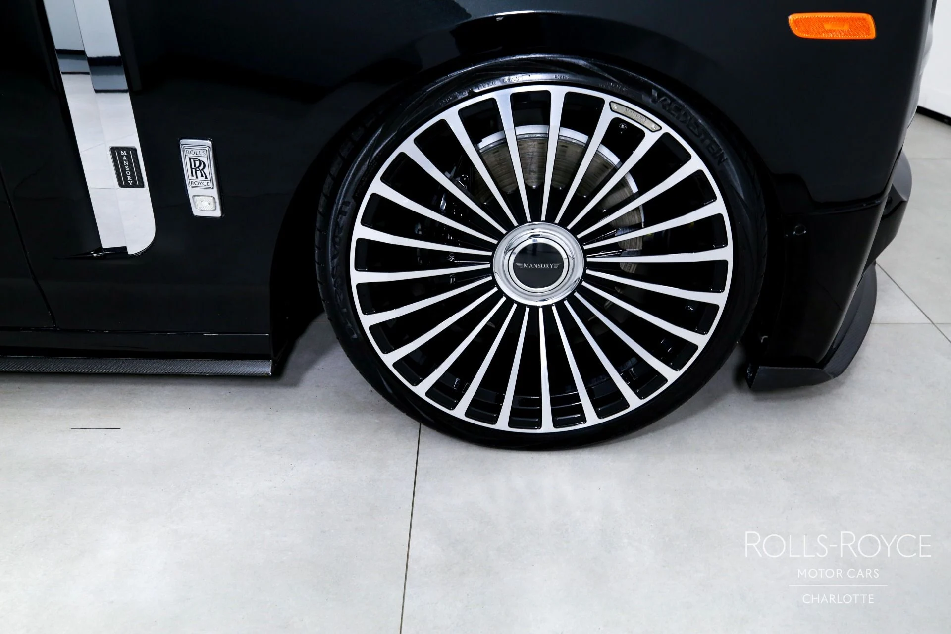 mph041_219832154_Used_2018_Rolls_Royce_Phantom_1776373846_e795f84089