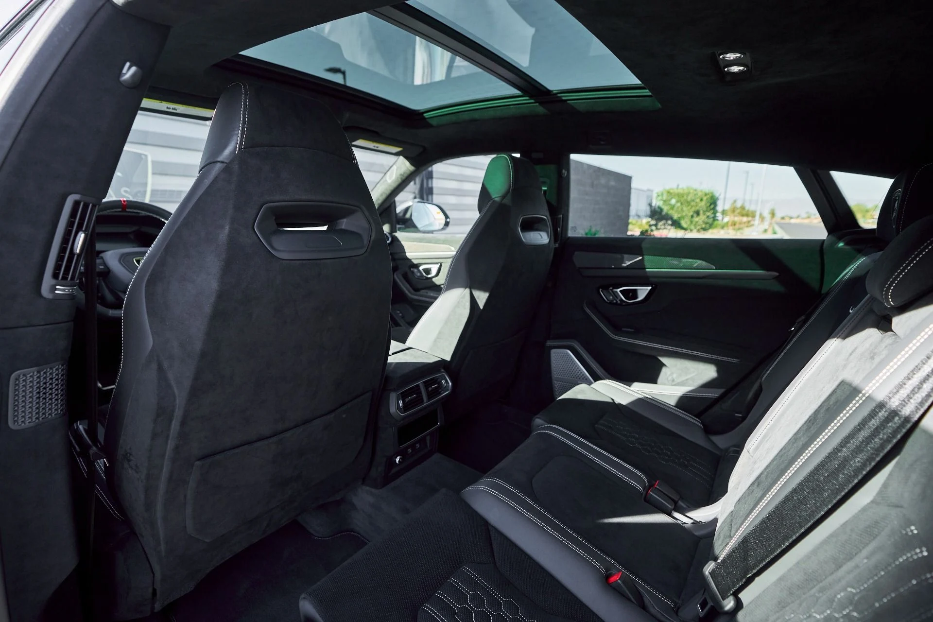 mph041_2198611367_Used_2024_Lamborghini_Urus_Performante_1764124817_31fa502e2b