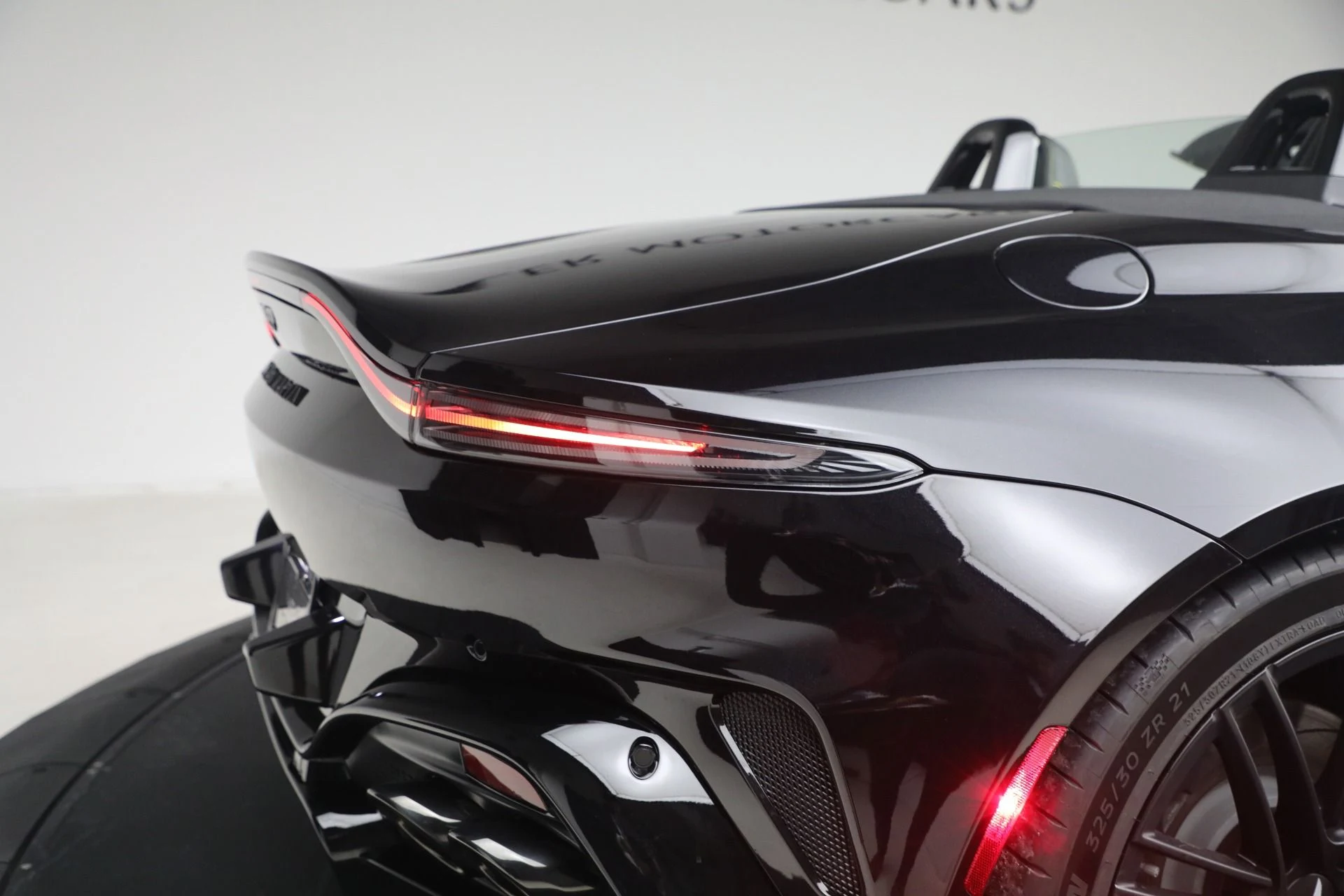 mph041_2203828746_New_2026_Aston_Martin_Vantage_Roadster_1770848101_42377b53be