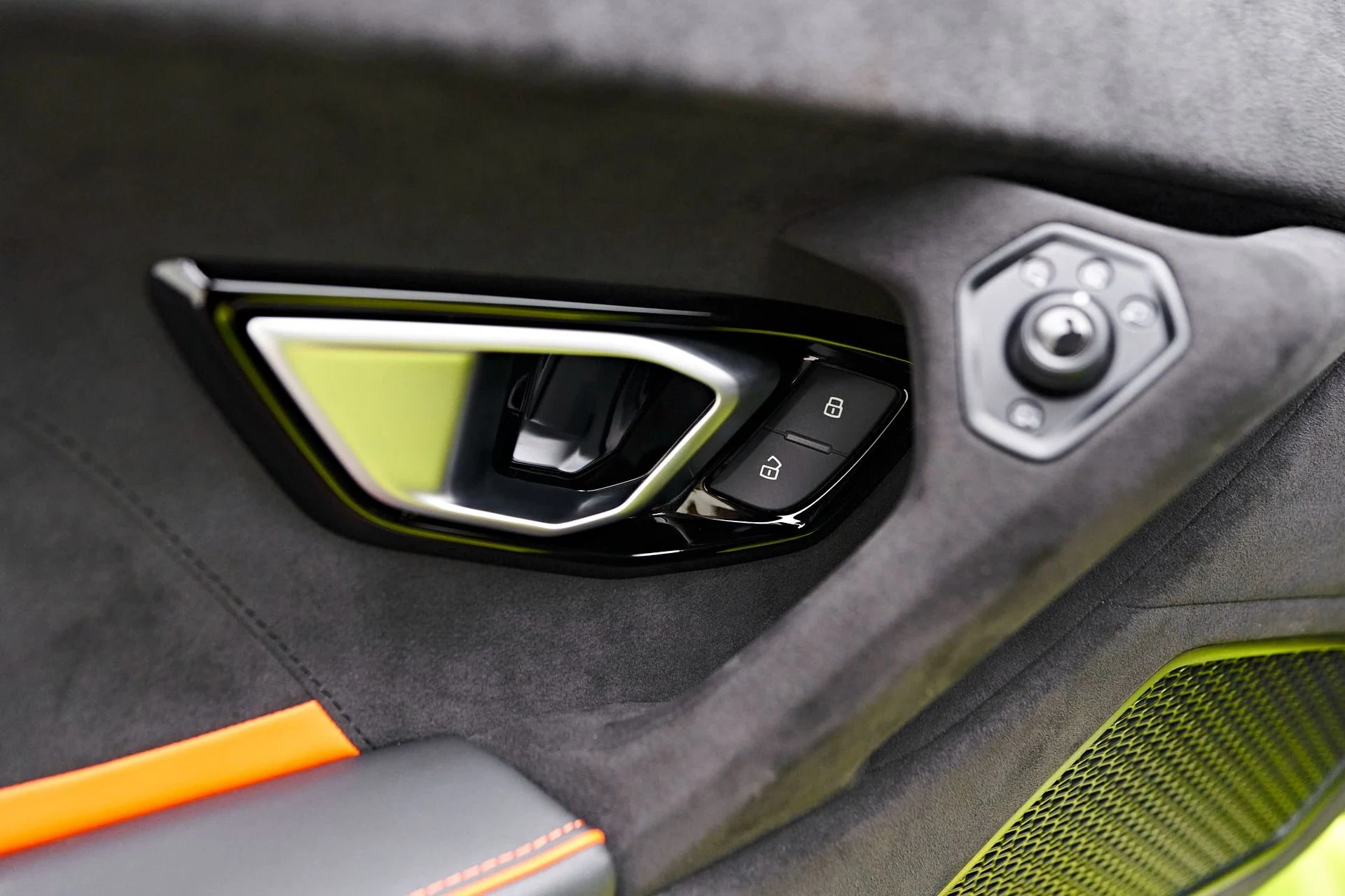 mph041_2204465734_Used_2023_Lamborghini_Huracan_Tecnica_Base_1715640571_7d963a2365