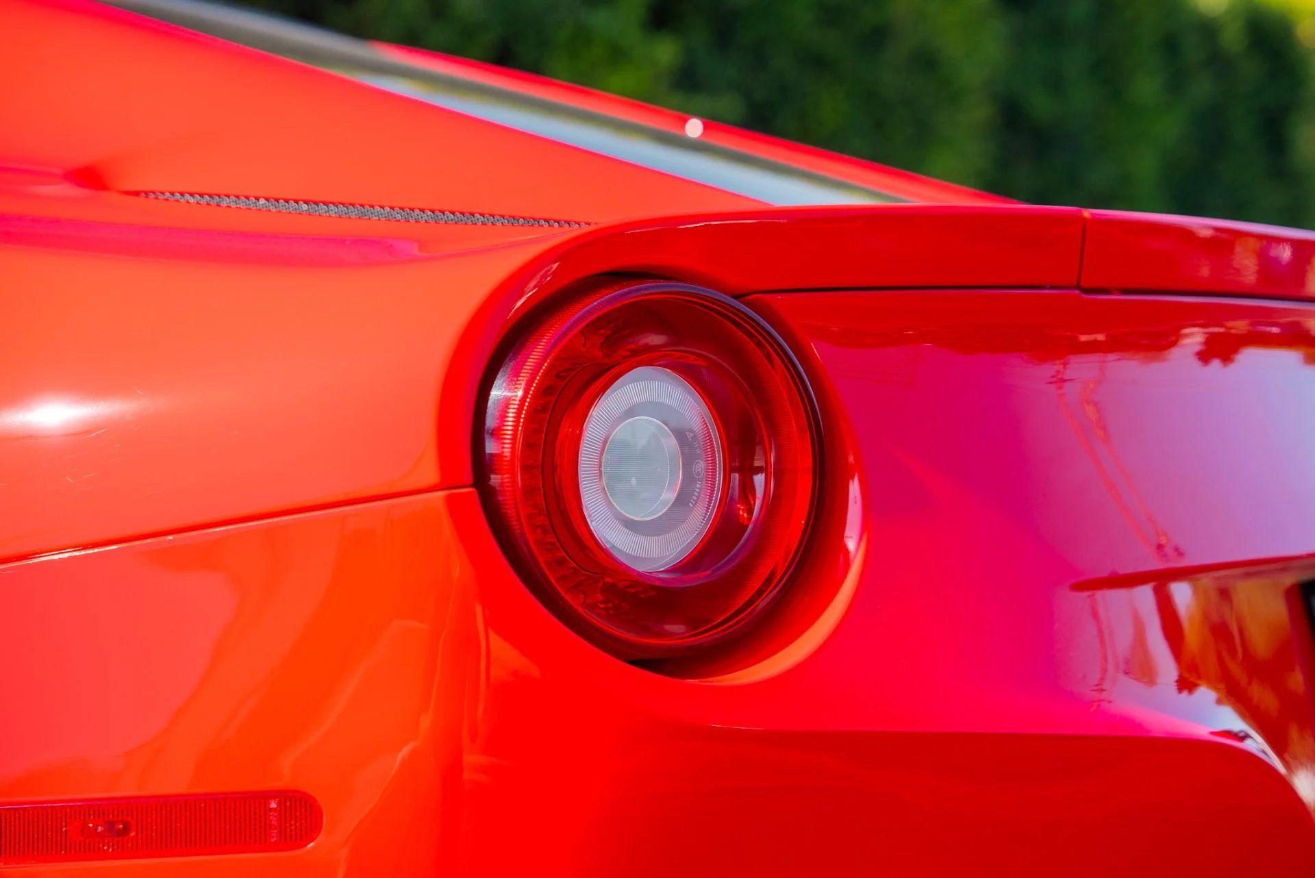 mph041_221003572_Used_2017_Ferrari_F12berlinetta_1762288797_ecbe284cf8