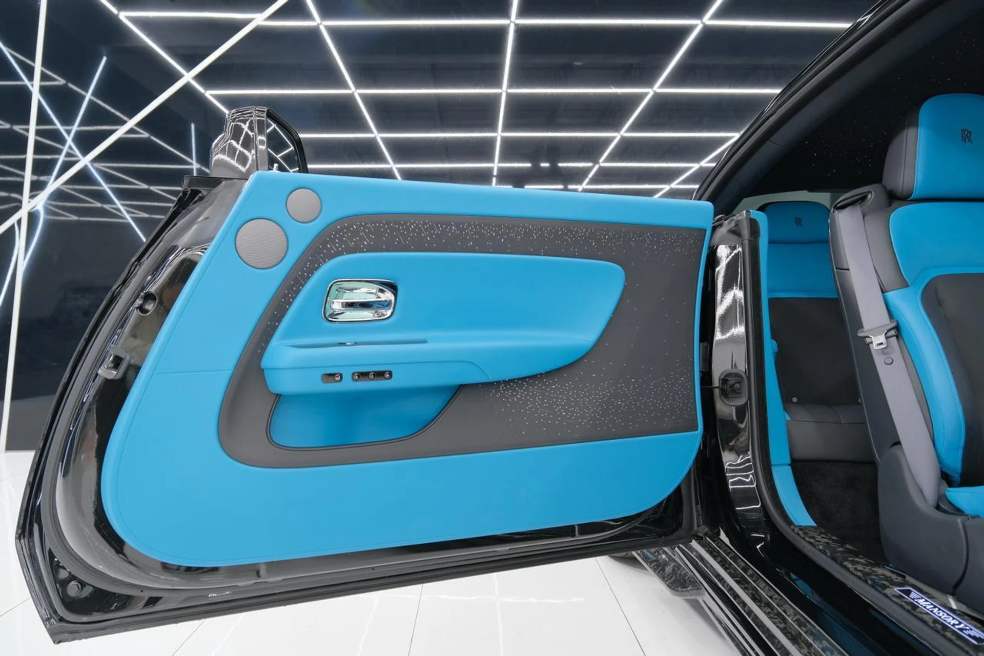 mph041_2210408260_6d1c1441de17aab7a254f66a89453315_3d70b7ca3e