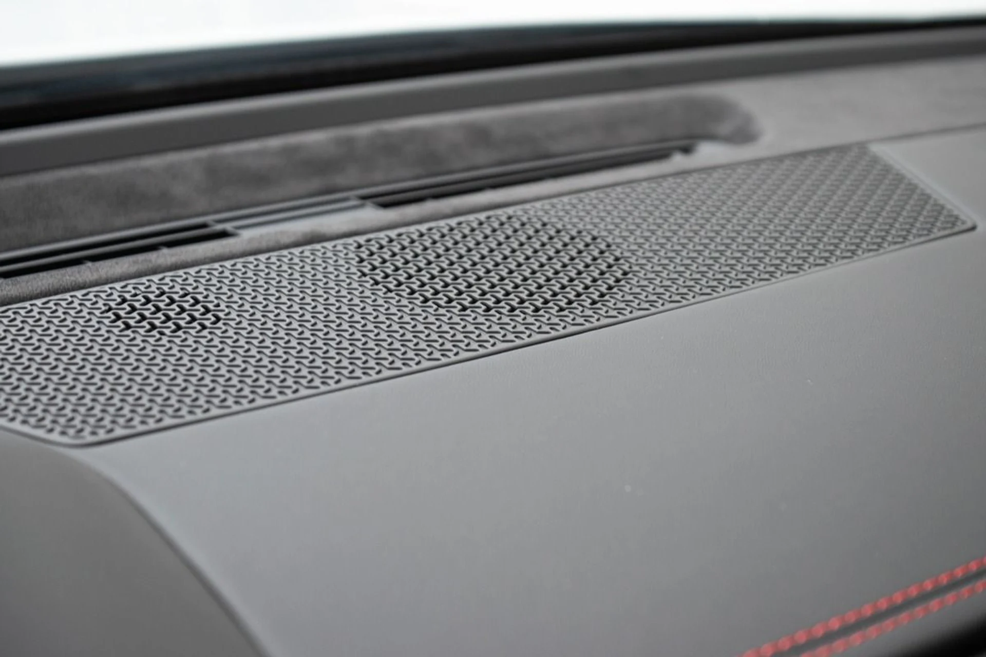 mph041_2252668336_Used_2024_Lamborghini_Urus_S_1736004430_1a1f42349d