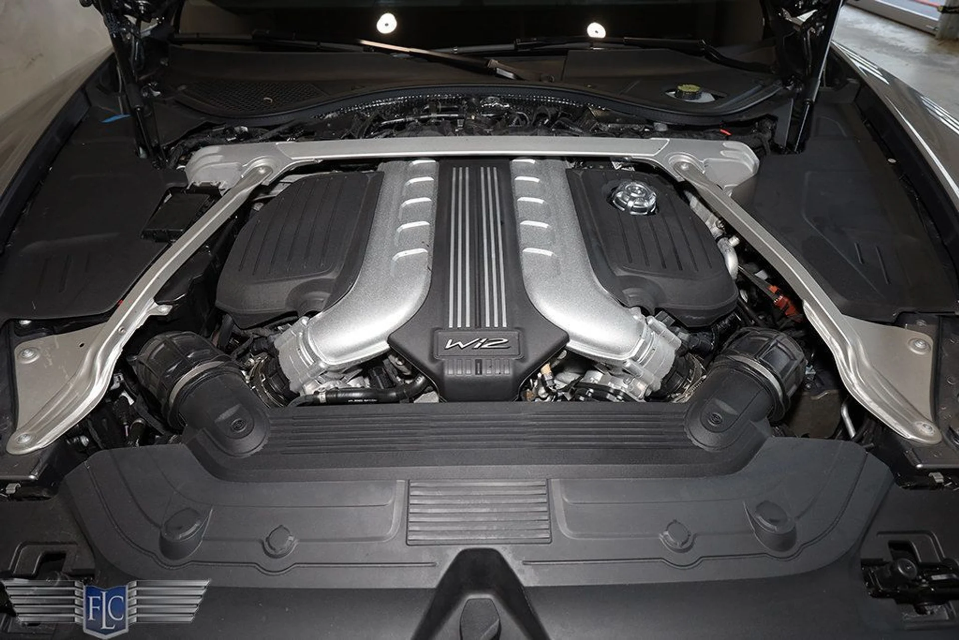 mph041_2259101315_used_2022_bentley_continental_gtcspeedconvertible_9689_22880687_42_1024_235e299745