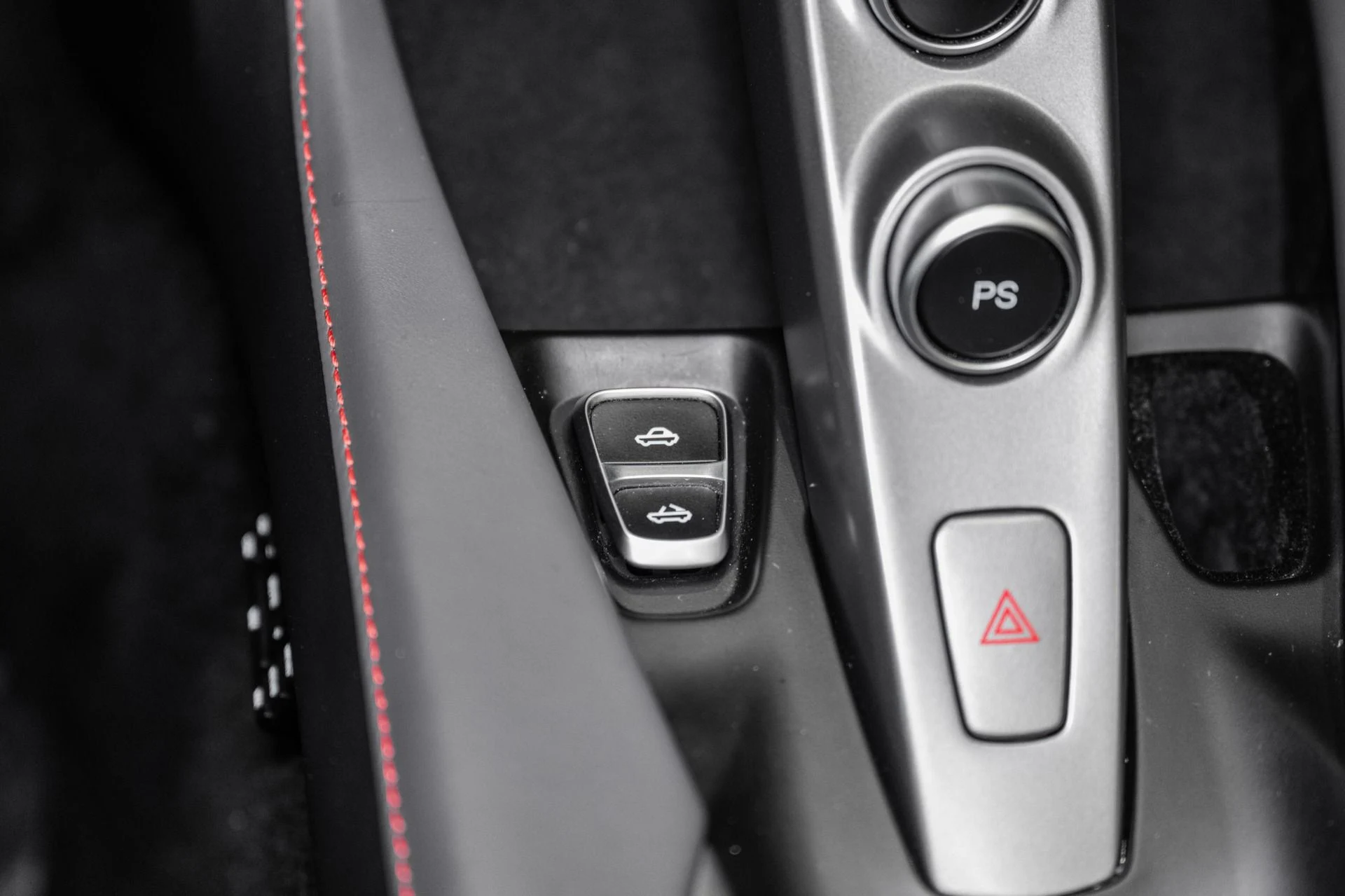 mph041_2264668172_Used_2019_Ferrari_Portofino_1780718714_2783a8322a