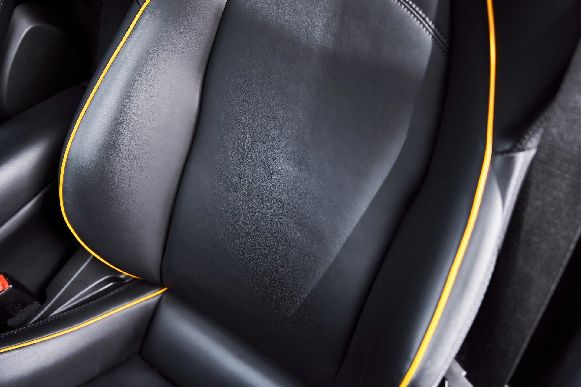 mph041_2271728308_Used_2023_Mc_Laren_Artura_1770833724_f3dc905b68