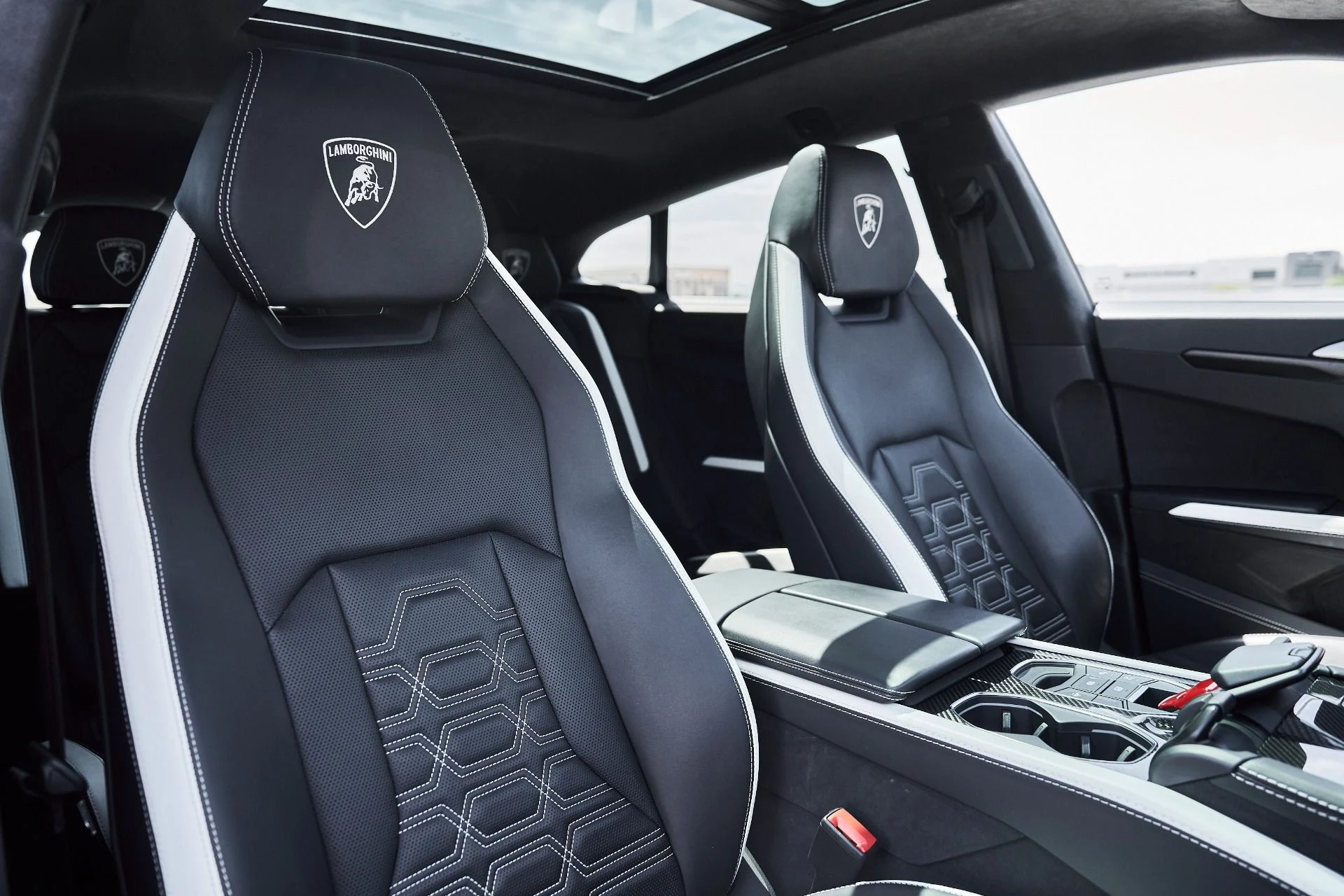 mph041_2288295737_Used_2025_Lamborghini_Urus_SE_1781314235_6fd9125da2