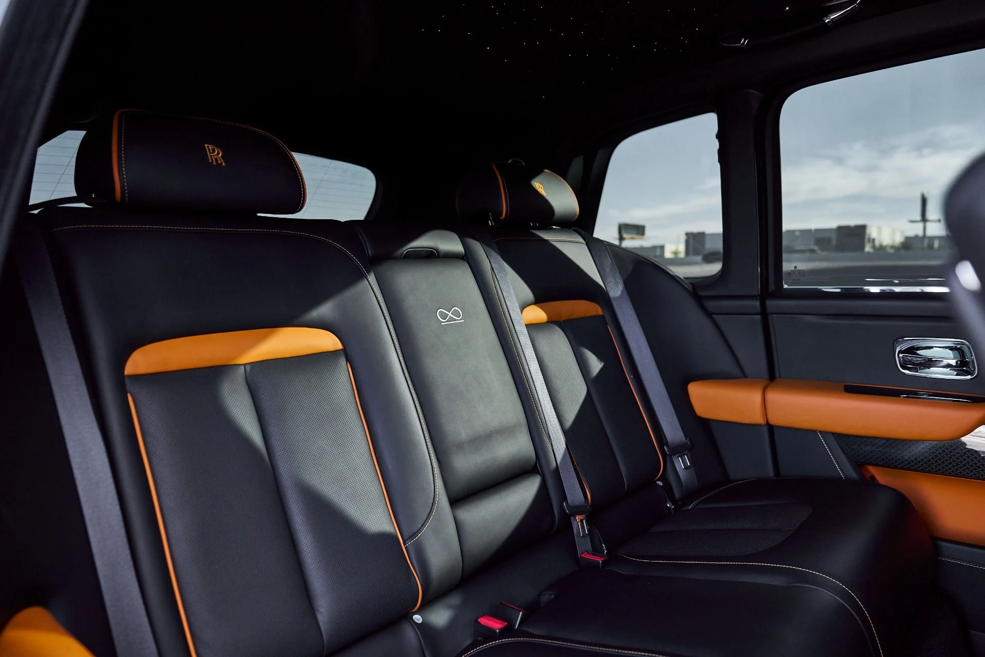 mph041_2302377686_Used_2022_Rolls_Royce_Cullinan_Black_Badge_1768359508_73ed1c9bc6