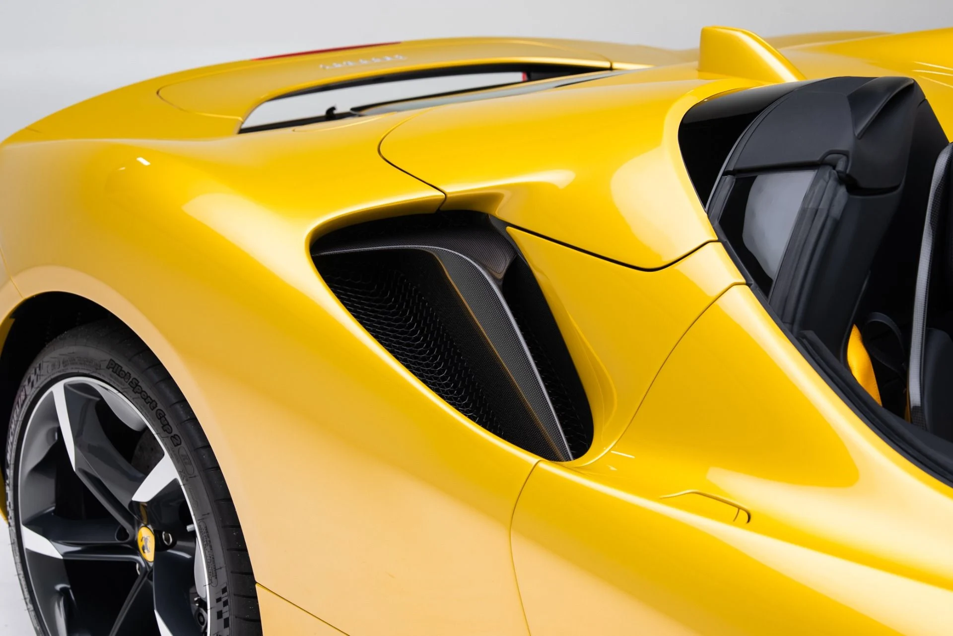 mph041_2322330664_Used_2023_Ferrari_SF_90_Spider_1770940760_1e0dcc8cd2