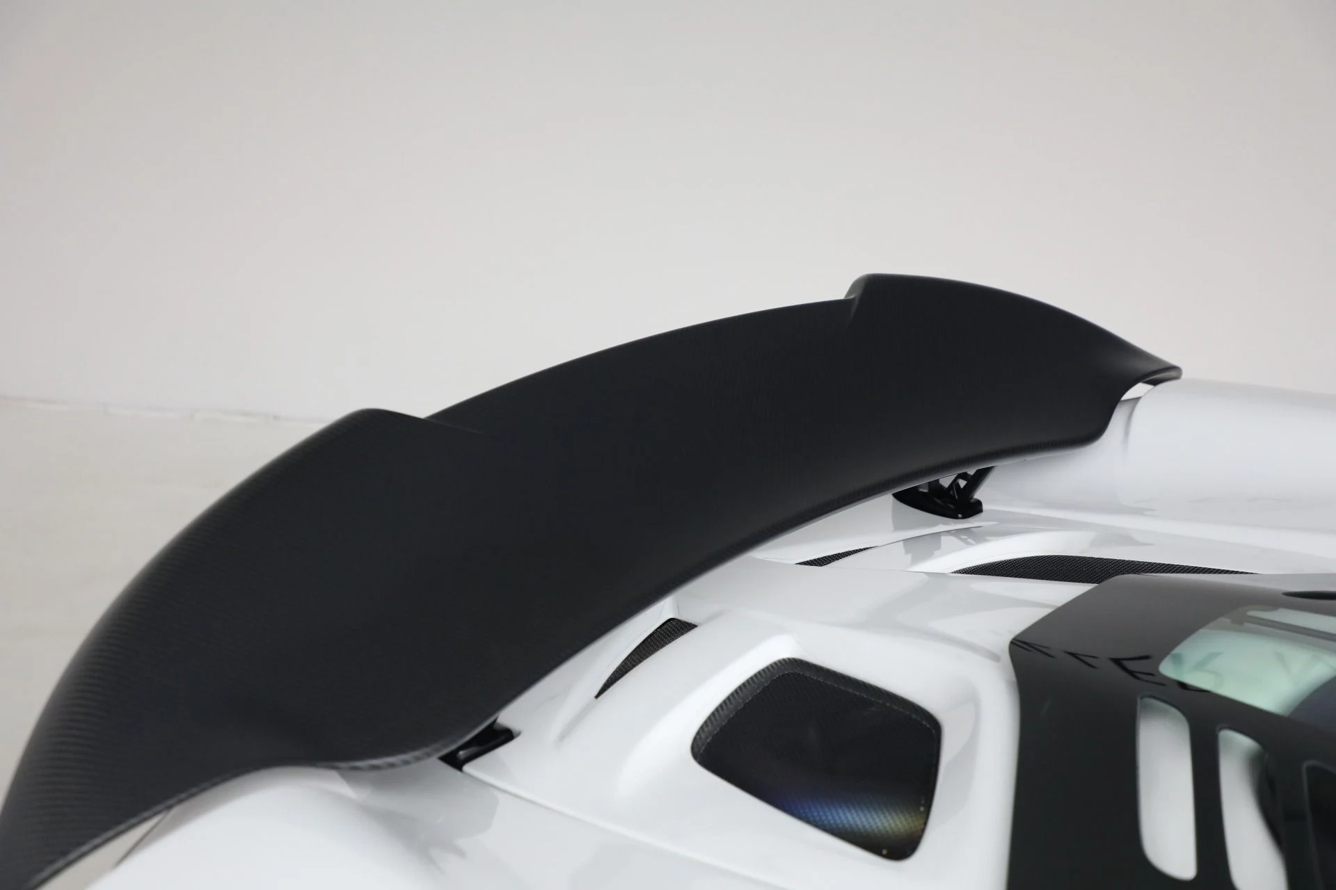 mph041_2327475735_Used_2016_Mc_Laren_675_LT_Spider_95585aa484