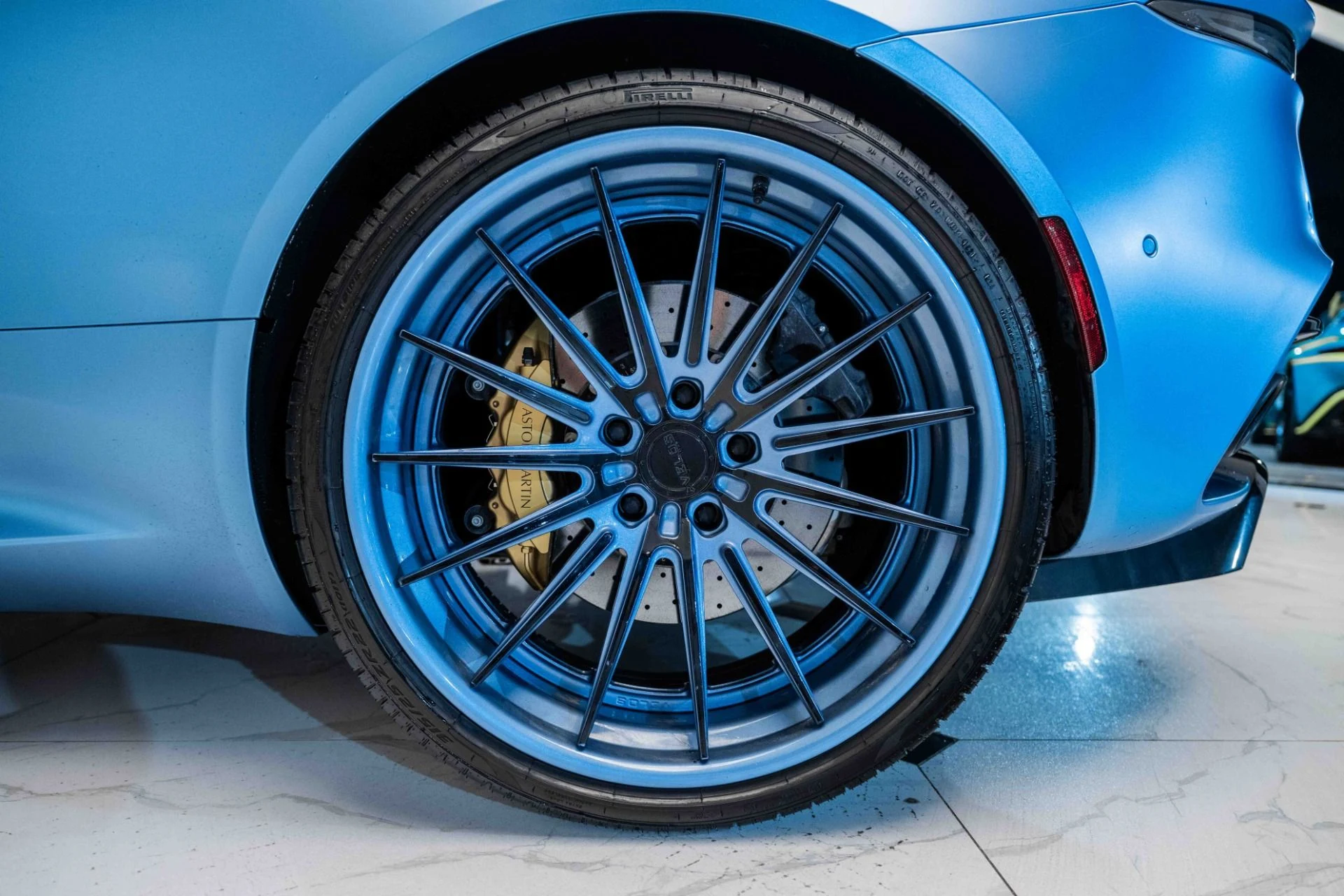 mph041_233293597_Used_2019_Aston_Martin_DBS_Superleggera_1726670802_0ab0df7817