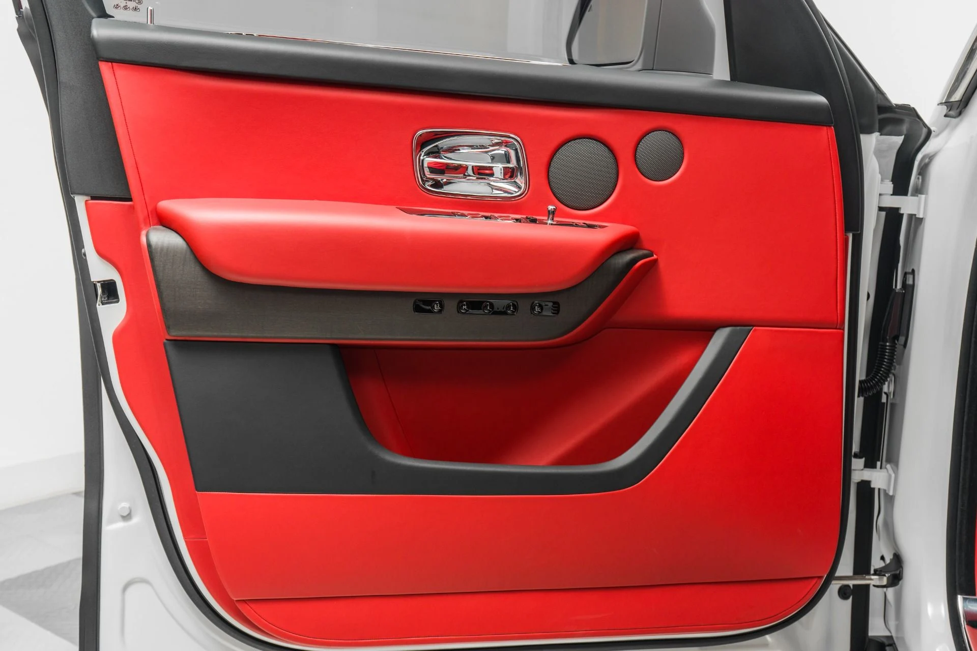 mph041_2349251556_Used_2024_Rolls_Royce_Cullinan_Shooting_Star_Headliner_Picnic_Tables_Low_Miles_1772230993_f458c06db3