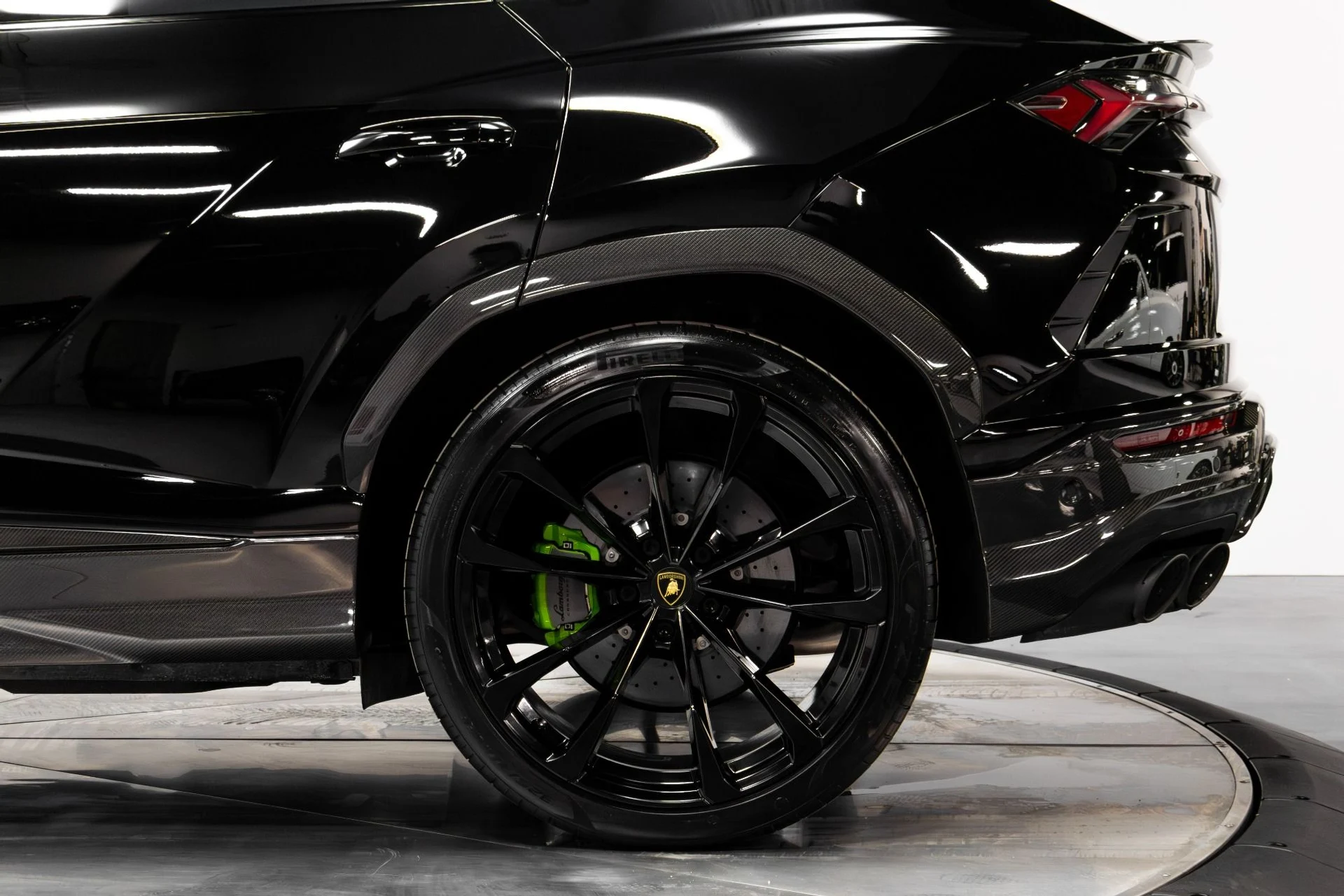 mph041_2349604030_Used_2022_Lamborghini_Urus_1771543126_583d0e7c93