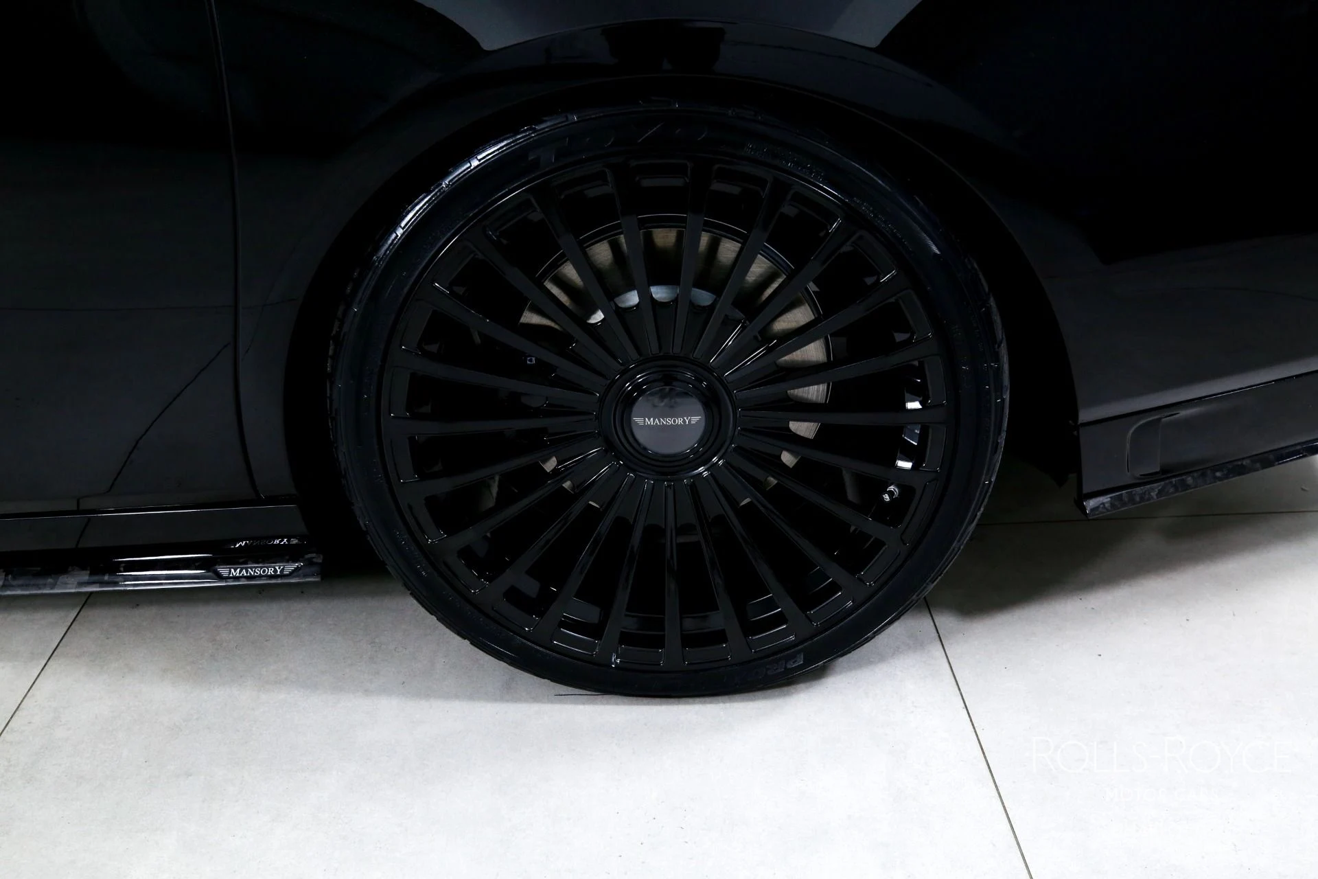 mph041_2364194932_Used_2026_Rolls_Royce_Phantom_1776091031_540ec75a50