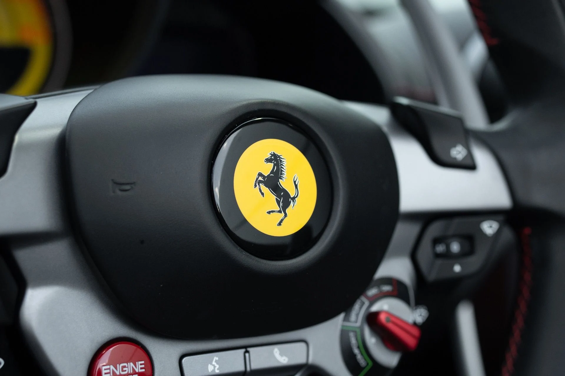 mph041_2366421741_Used_2020_Ferrari_Portofino_1760457229_8151ecd6c1