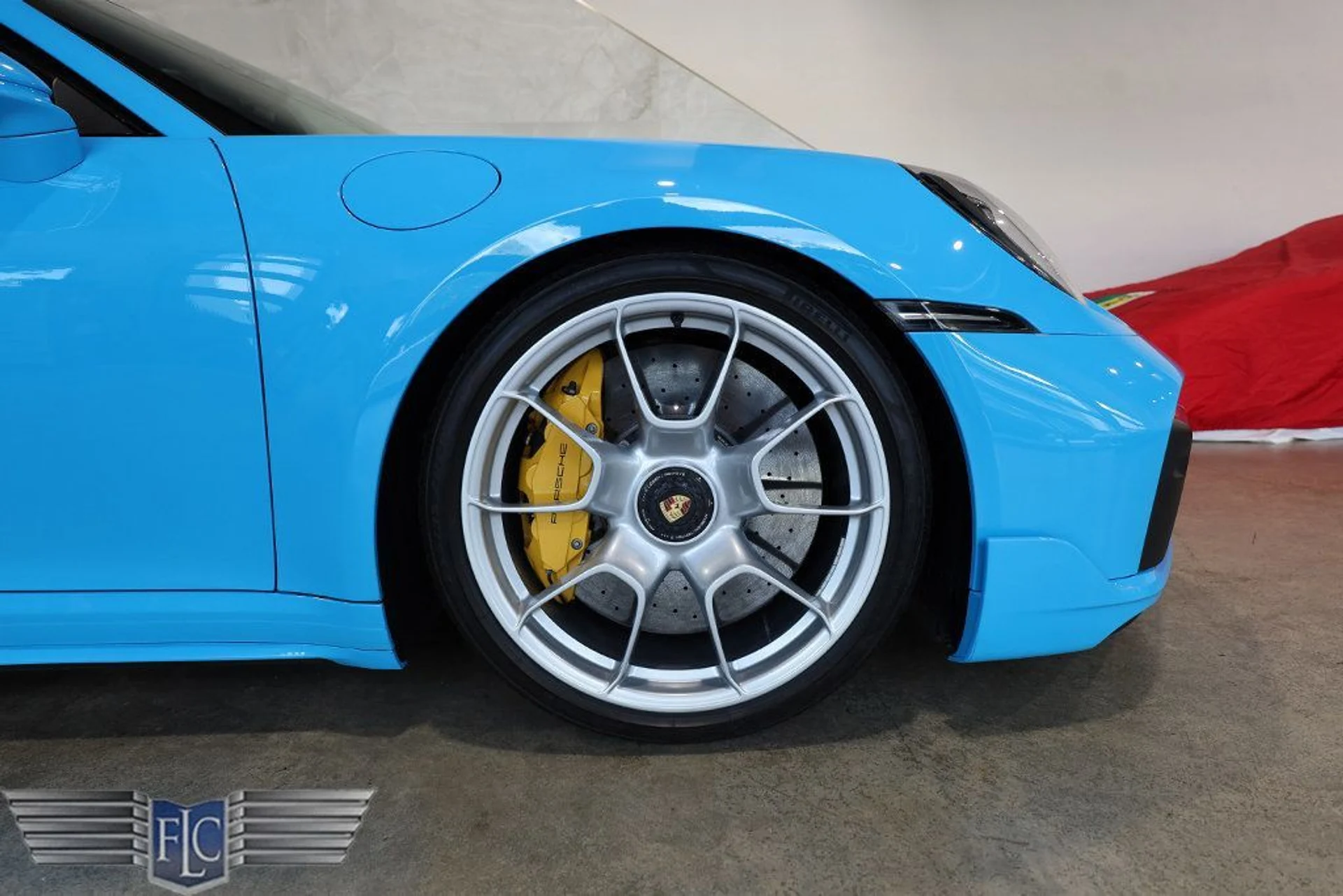 mph041_2374437369_used_2022_porsche_911_turboscoupe_9689_23016612_42_1024_6c1e957edc