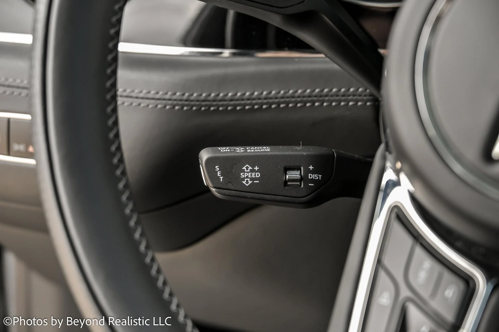 mph041_2386156578_Used_2024_Bentley_Bentayga_Hybrid_1759997584_3b3b587ca6