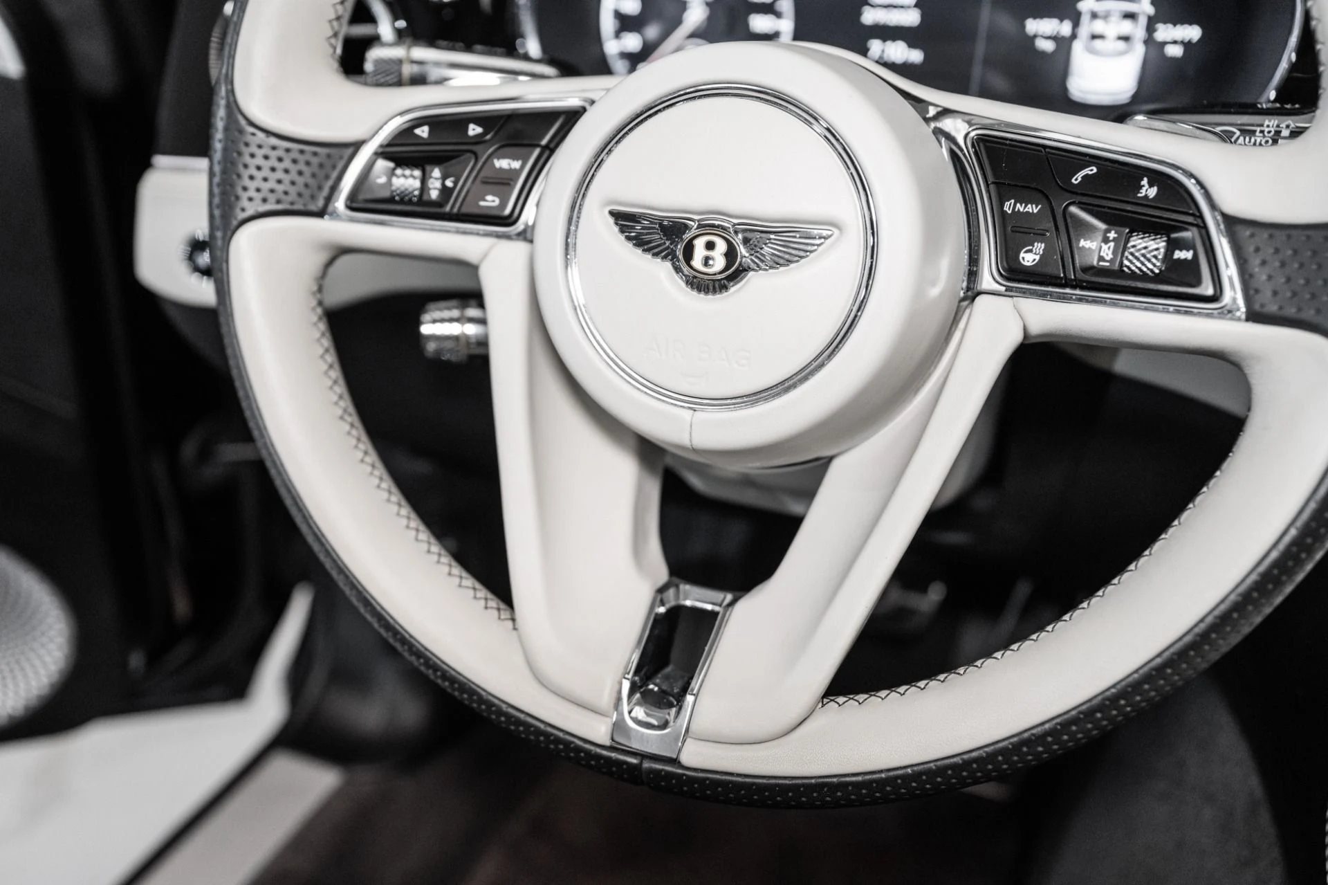 mph041_2399549152_Used_2020_Bentley_Continental_GTC_V8_1739205843_6ef677a7eb