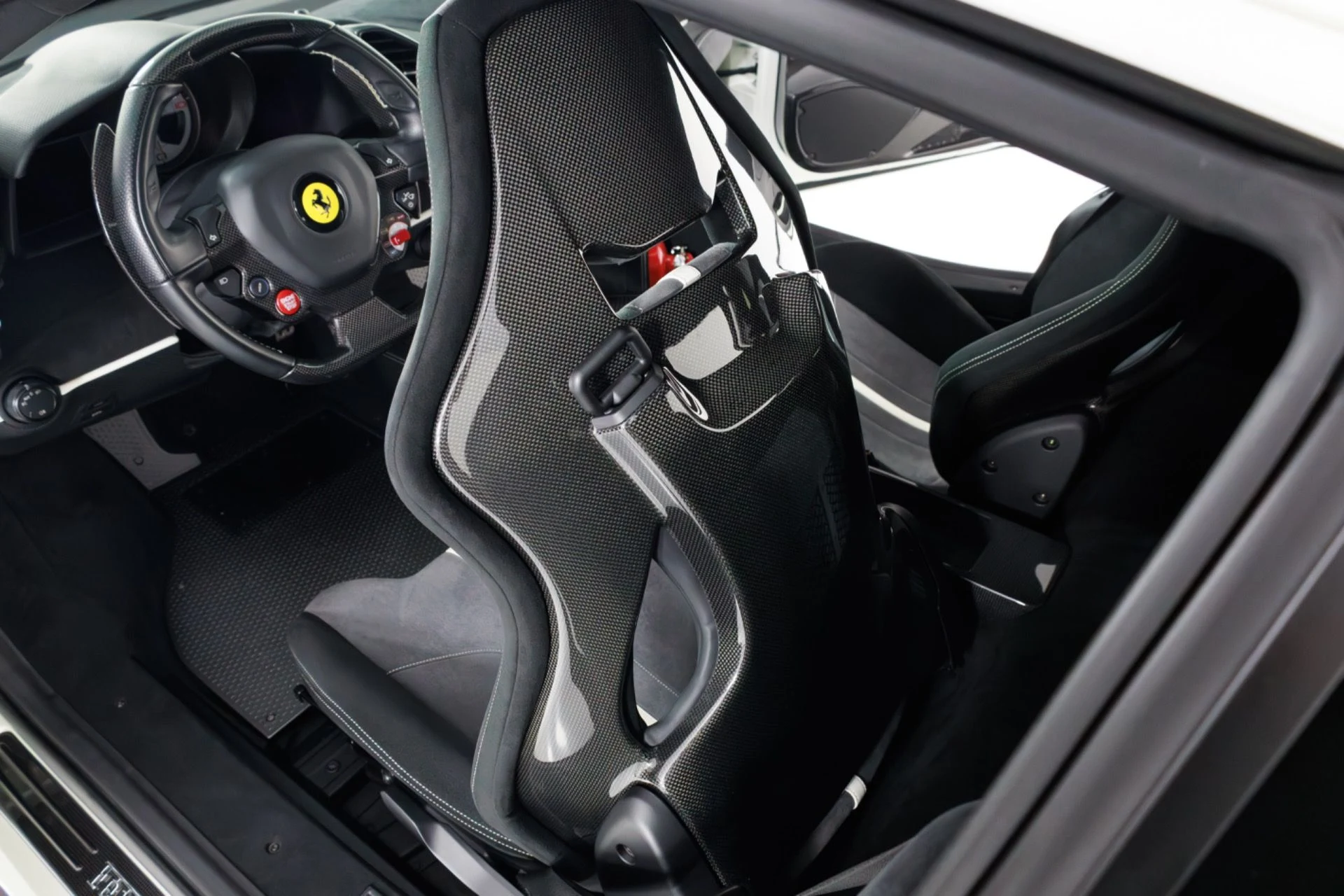 mph041_2401451212_Used_2020_Ferrari_488_Pista_1771886505_1b91394233
