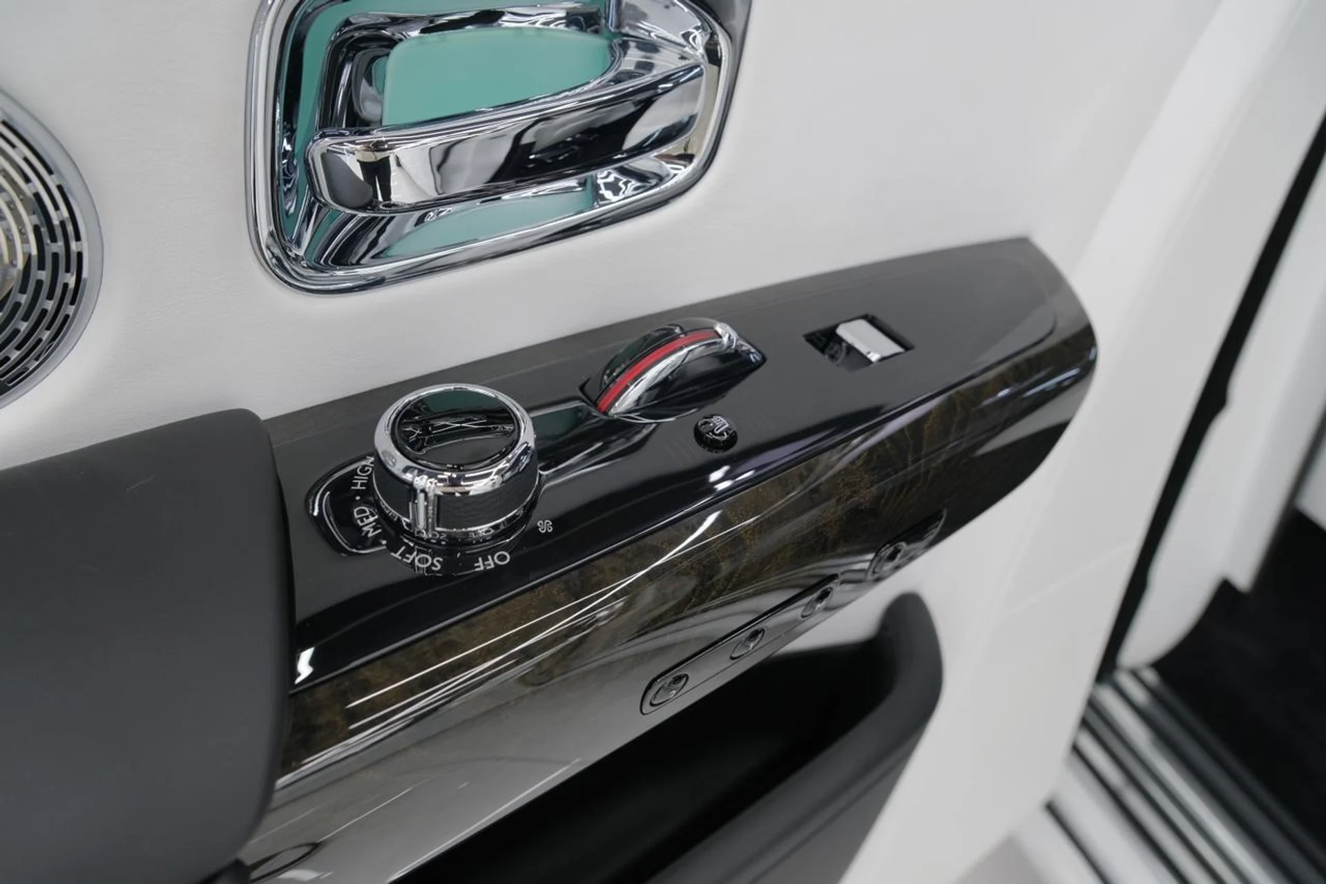 mph041_2402679214_7745bd761cc38e201903c9ede32e8cad_4fd5690cd1