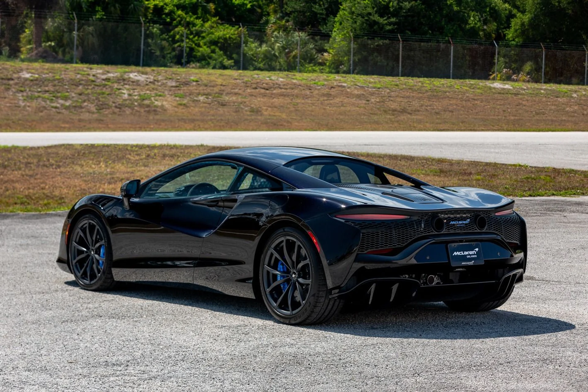 mph041_2403077922_396_p42_l_223123c358