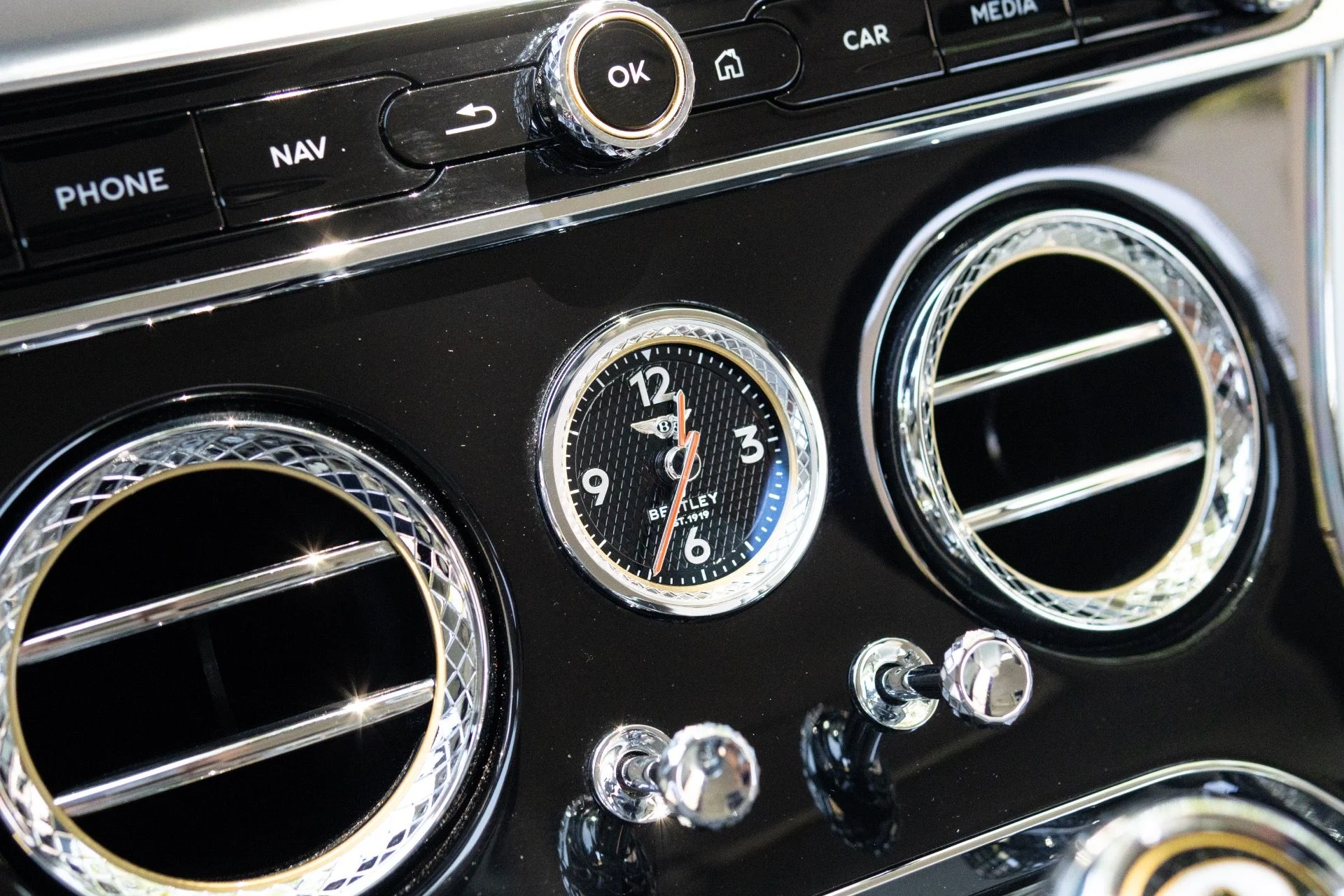 mph041_2425480371_Used_2020_Bentley_Continental_GT_V8_1777404396_be7c7feb8f