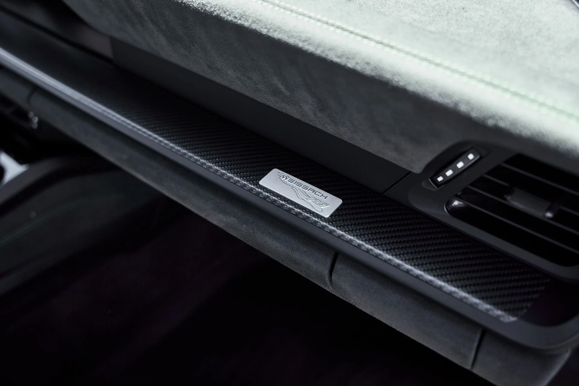 mph041_2433687950_Used_2025_Porsche_911_GT_3_RS_1776295574_8e02e33362