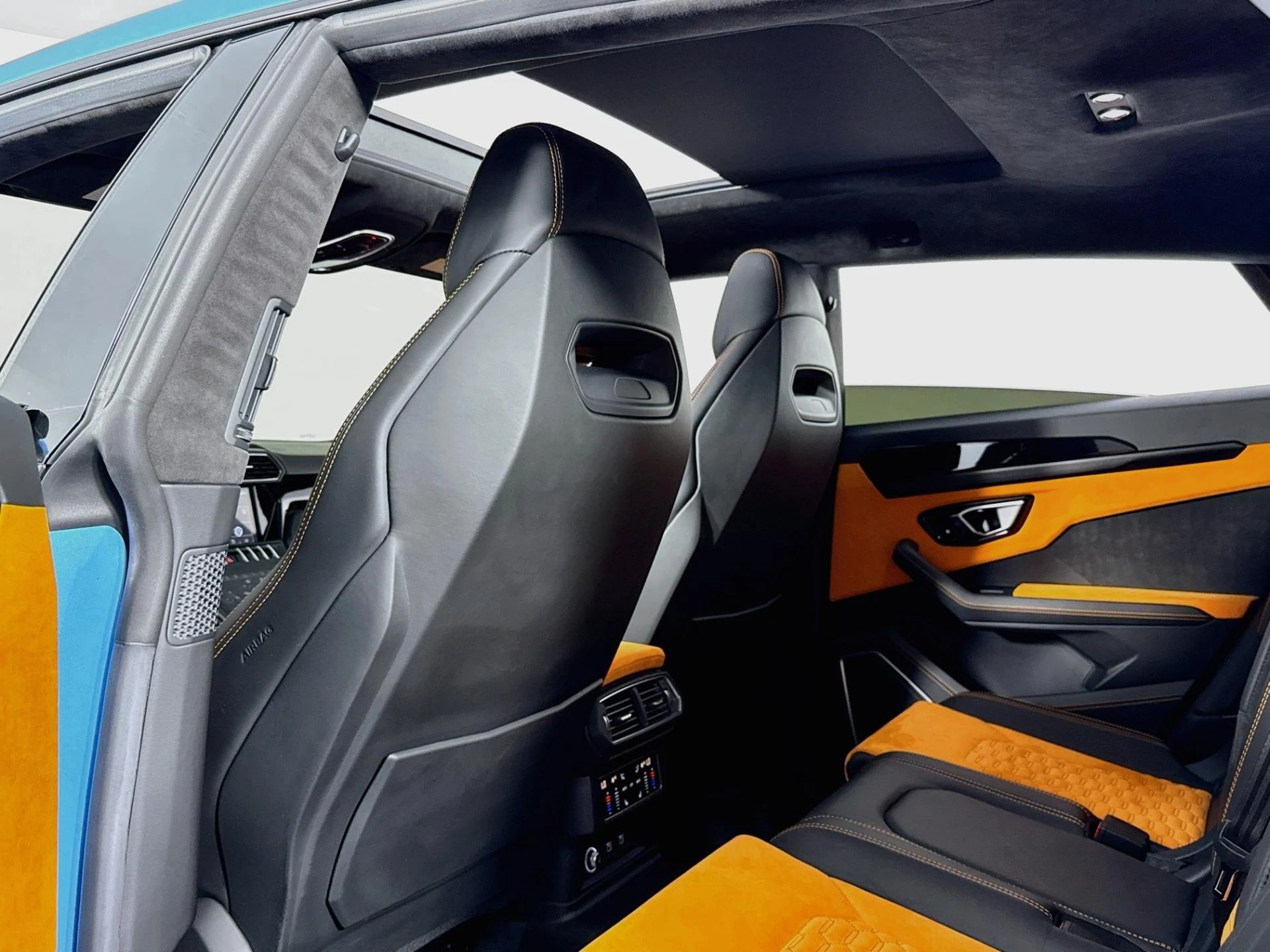 mph041_2433955862_Used_2022_Lamborghini_Urus_1786397307_e99c59f278