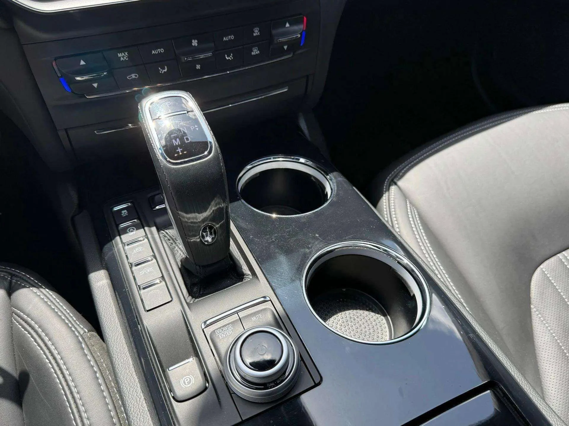 mph041_2450041345_ec7ee67ece294590a0b3bb0c78e9d720_200b2a7ce3