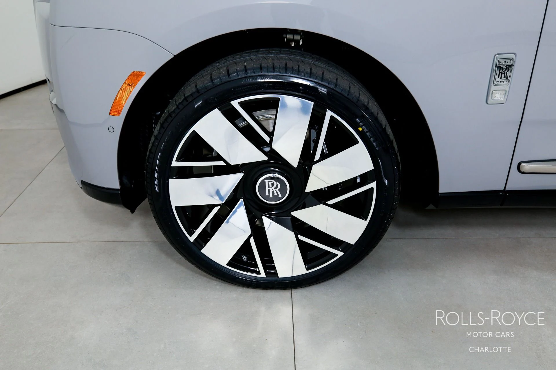 mph041_2450799479_Used_2026_Rolls_Royce_Cullinan_1775591551_4cfae31f5b