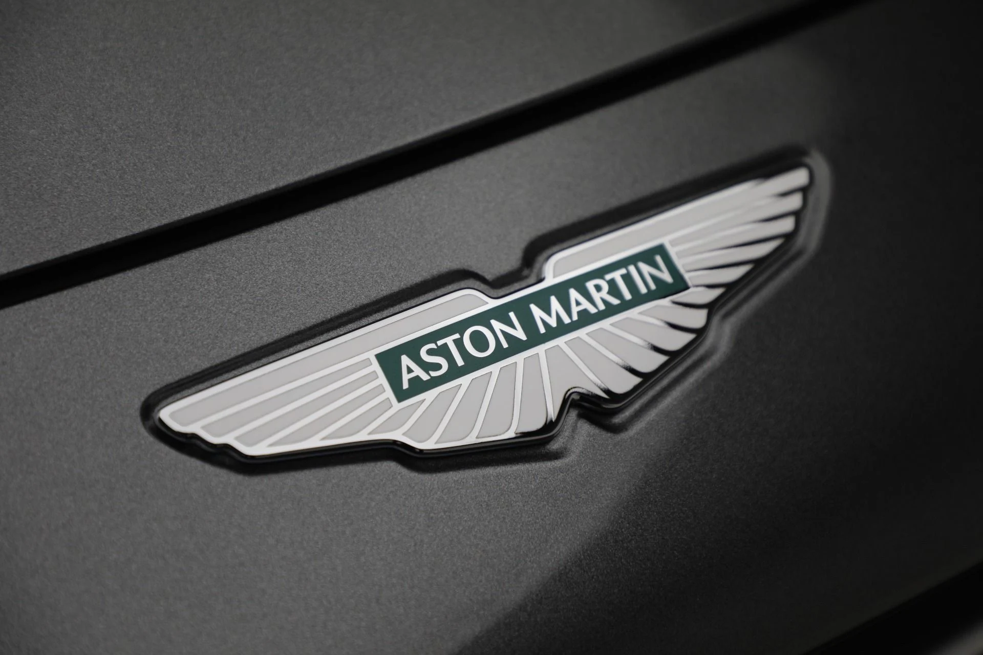 mph041_2460438086_New_2025_Aston_Martin_DB_12_Volante_54a621ff98
