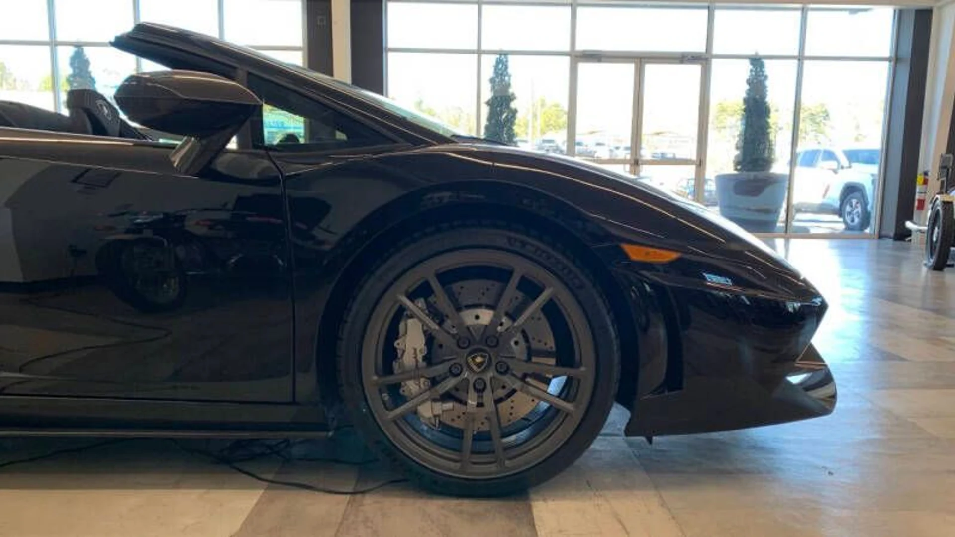 mph041_2469531788_2012_lamborghini_gallardo_lp_570_4_spyder_performante_awd_2dr_convertible_85749df316