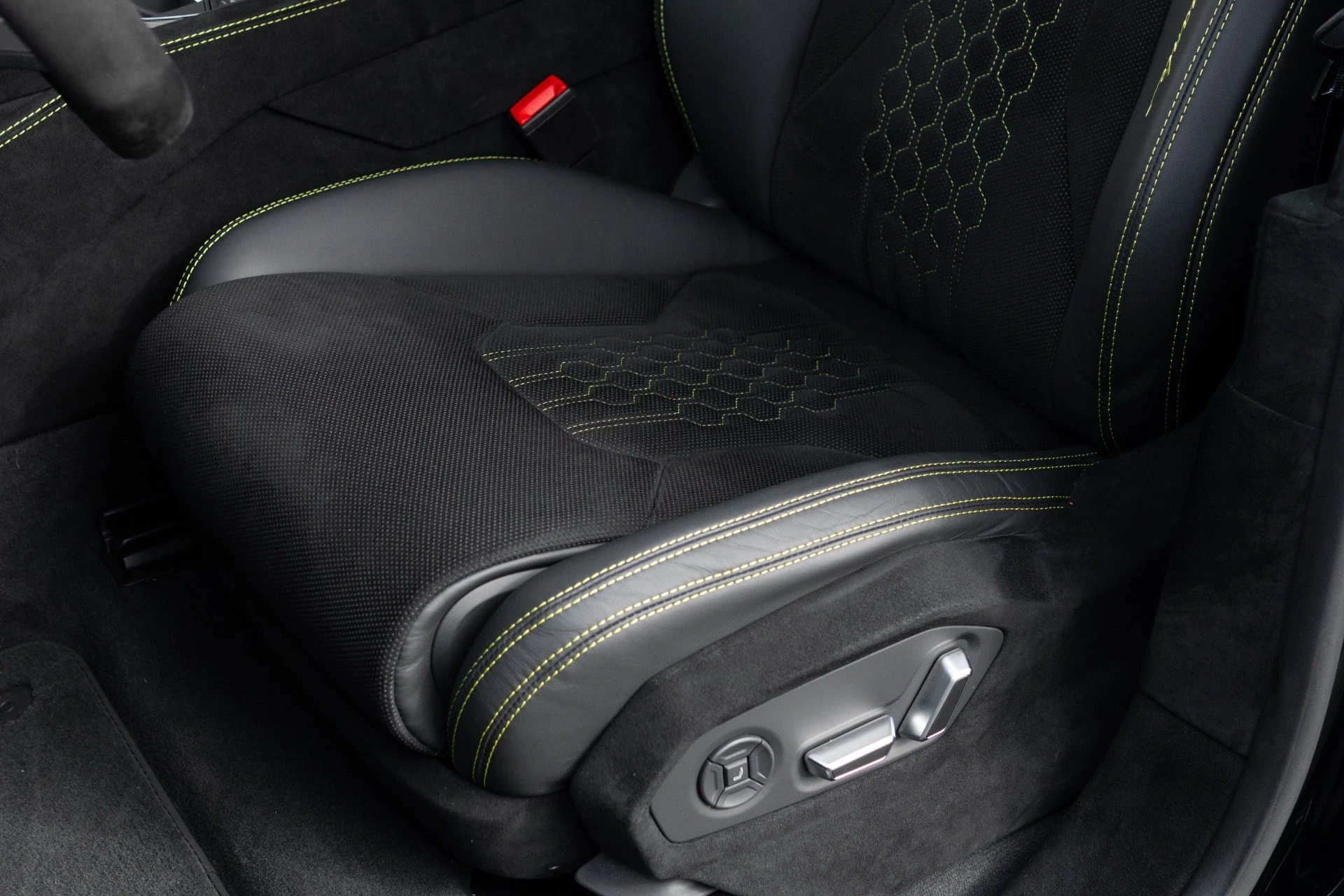 mph041_2479079134_Used_2024_Lamborghini_Urus_Performante_1774062617_f16b4870a5