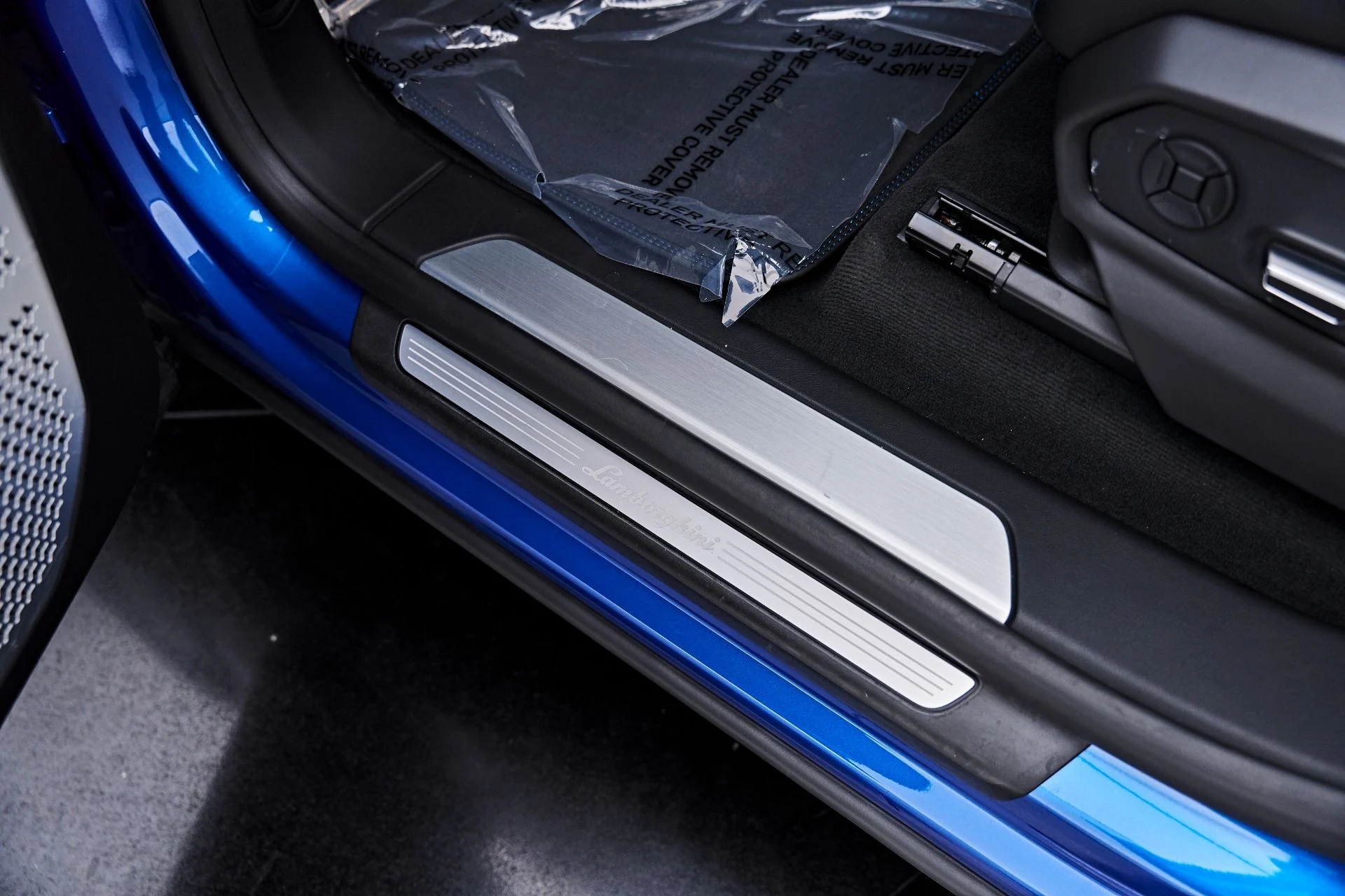 mph041_2495175173_Used_2020_Lamborghini_Urus_Base_1790959099_63e6f9226c