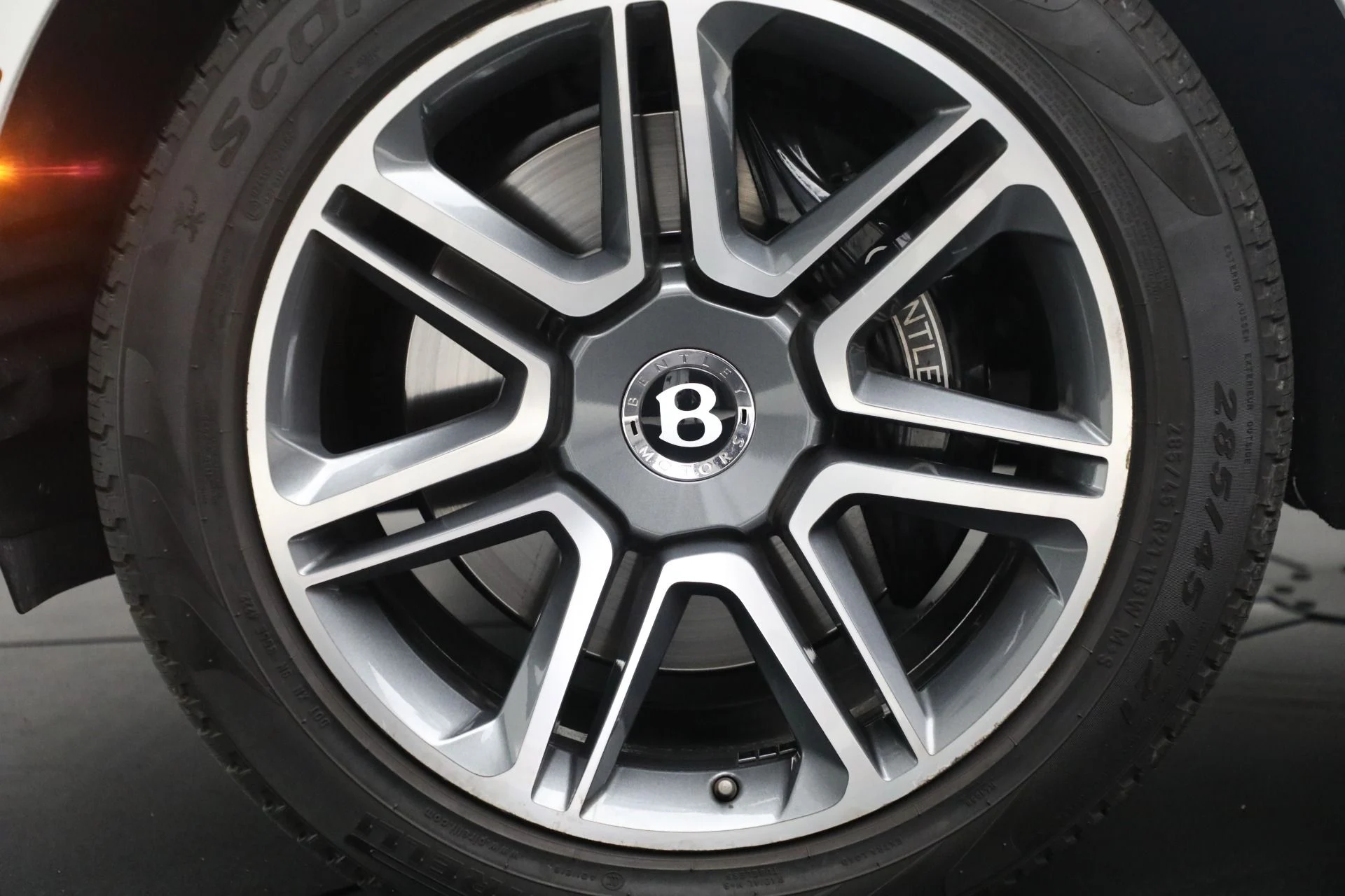 mph041_2514039833_Used_2018_Bentley_Bentayga_Activity_Edition_1b969f1d69