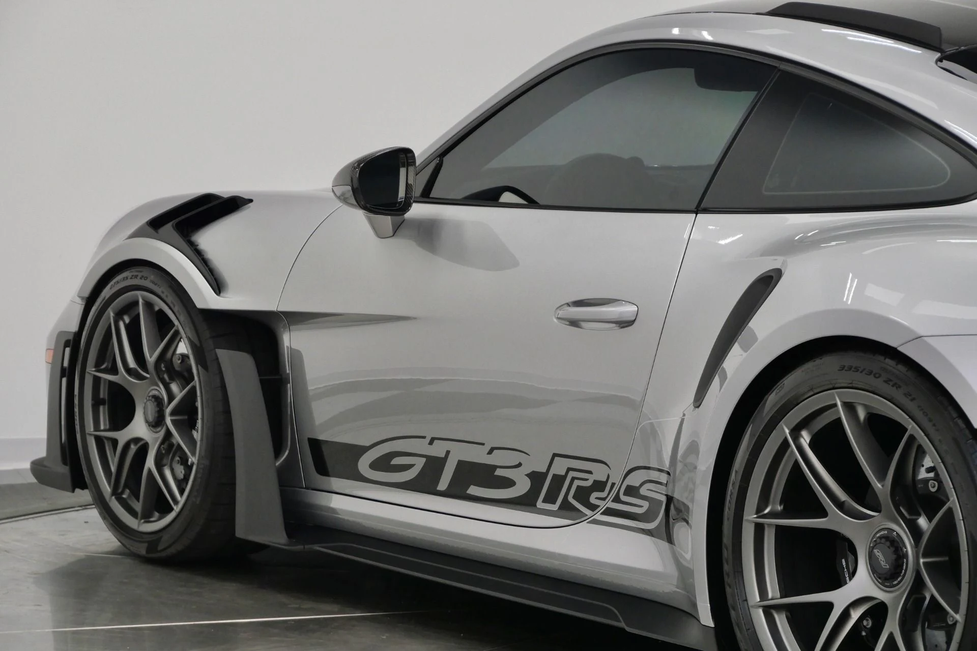 mph041_2517547881_Used_2025_Porsche_911_GT_3_RS_Weissach_Package_Carbon_Ceramic_Brakes_Carbon_Fiber_Seats_1778172422_8dabd84f42