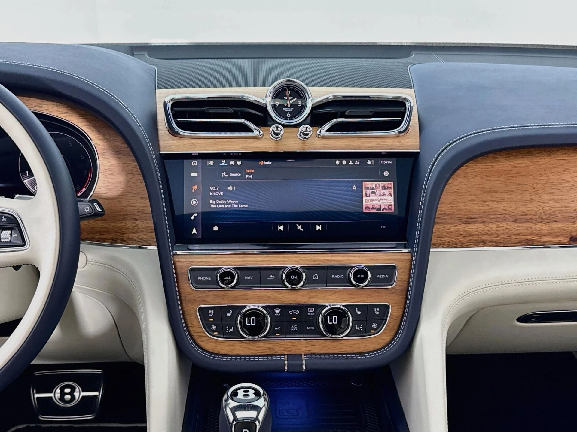 mph041_2517723076_Used_2023_Bentley_Bentayga_Azure_1793142061_42a5c2d22b