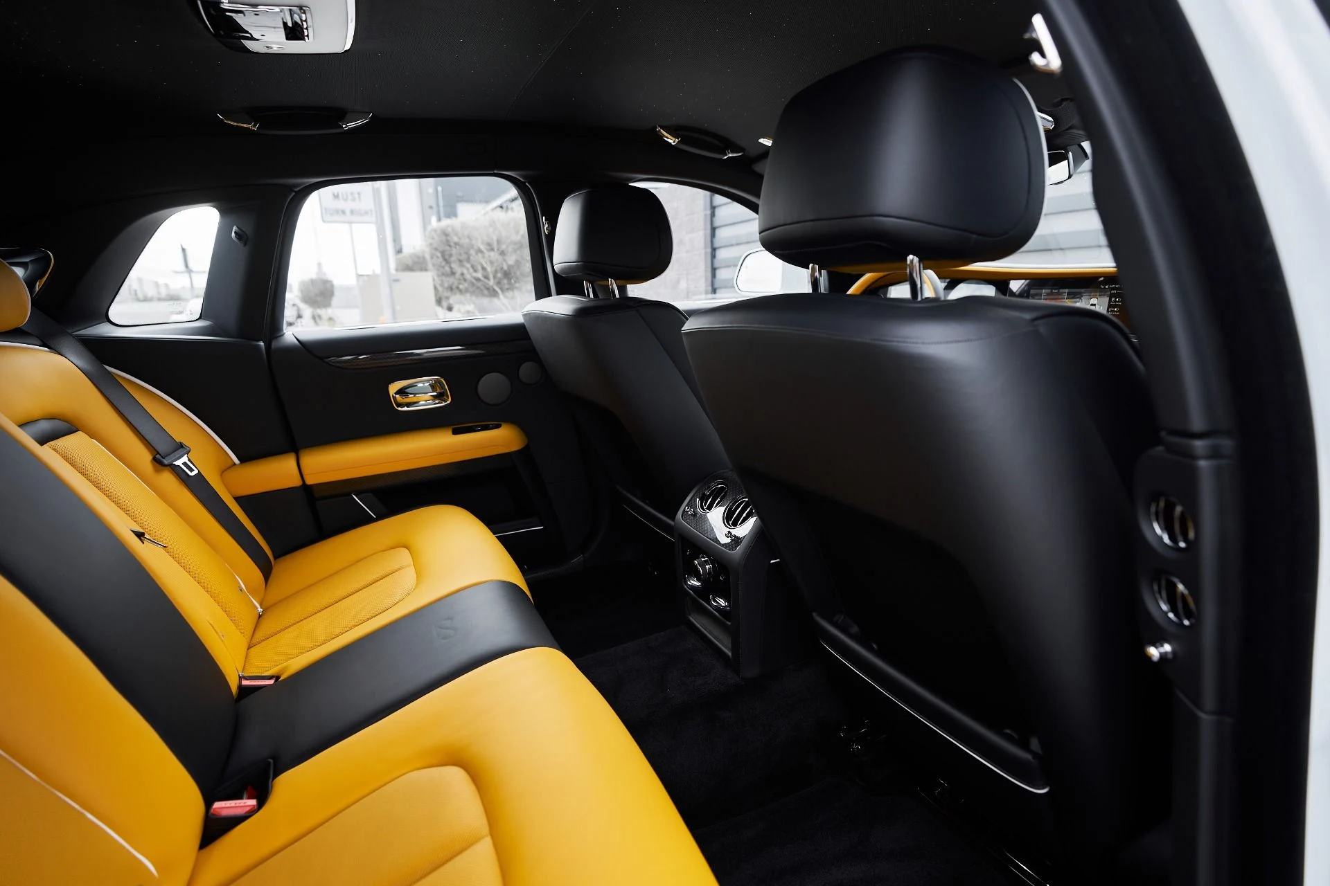 mph041_2519228494_Used_2025_Rolls_Royce_Ghost_Black_Badge_1763167802_6b839a4d4f