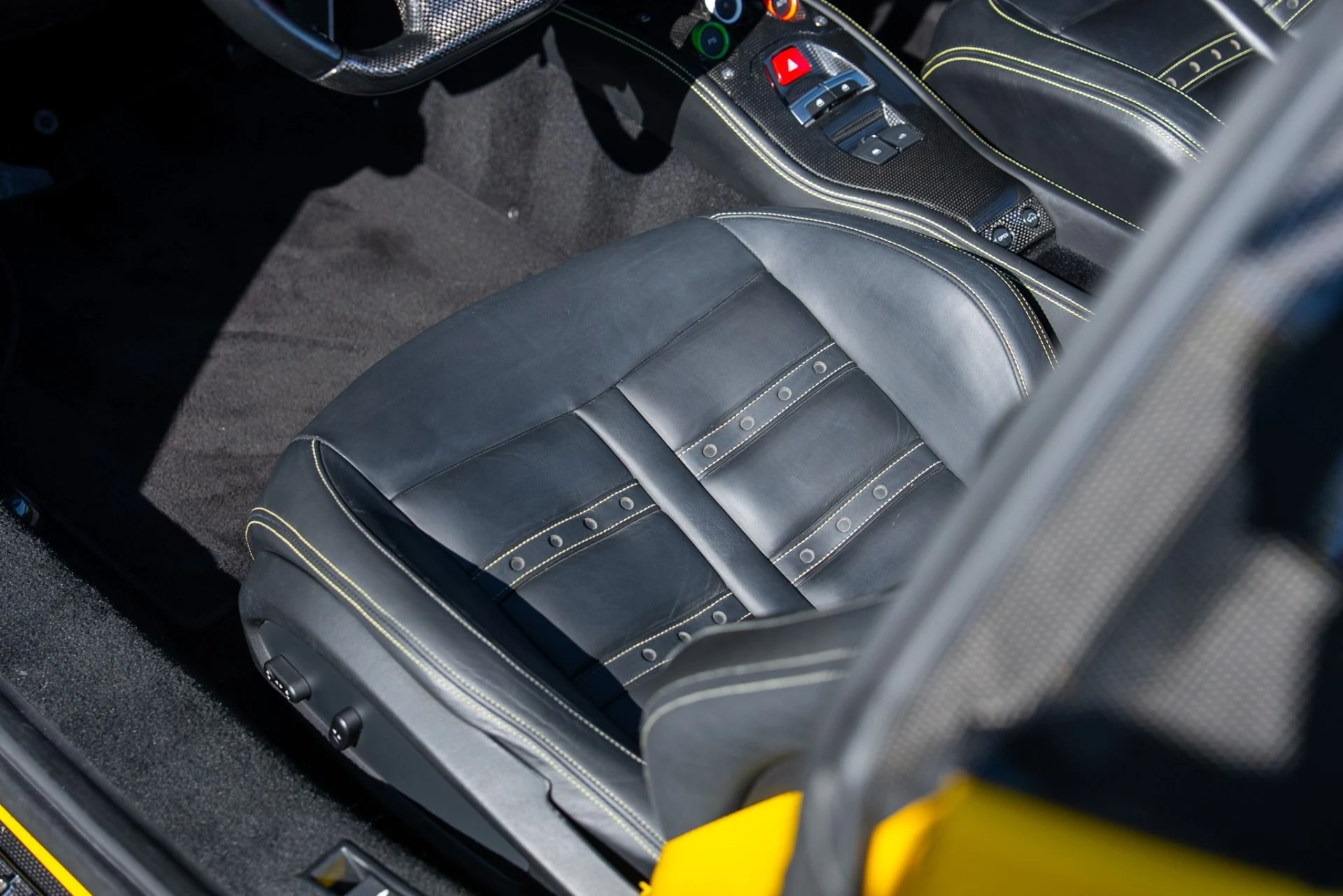 mph041_2527328016_Used_2012_Ferrari_458_Spider_1762304574_fcc04f806d