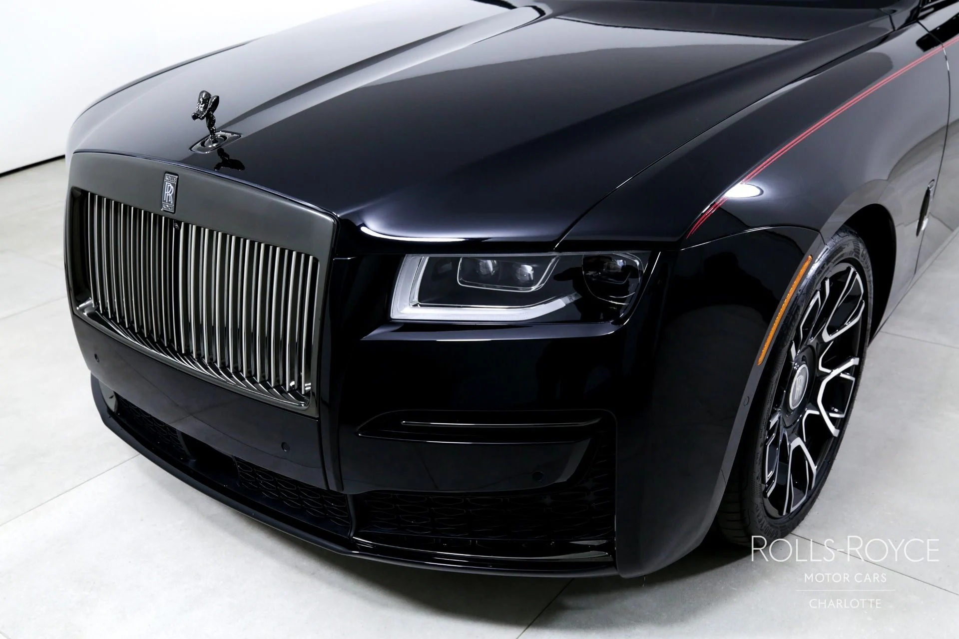 mph041_2530153924_Used_2022_Rolls_Royce_Black_Badge_Ghost_1737220308_dadb4e2936