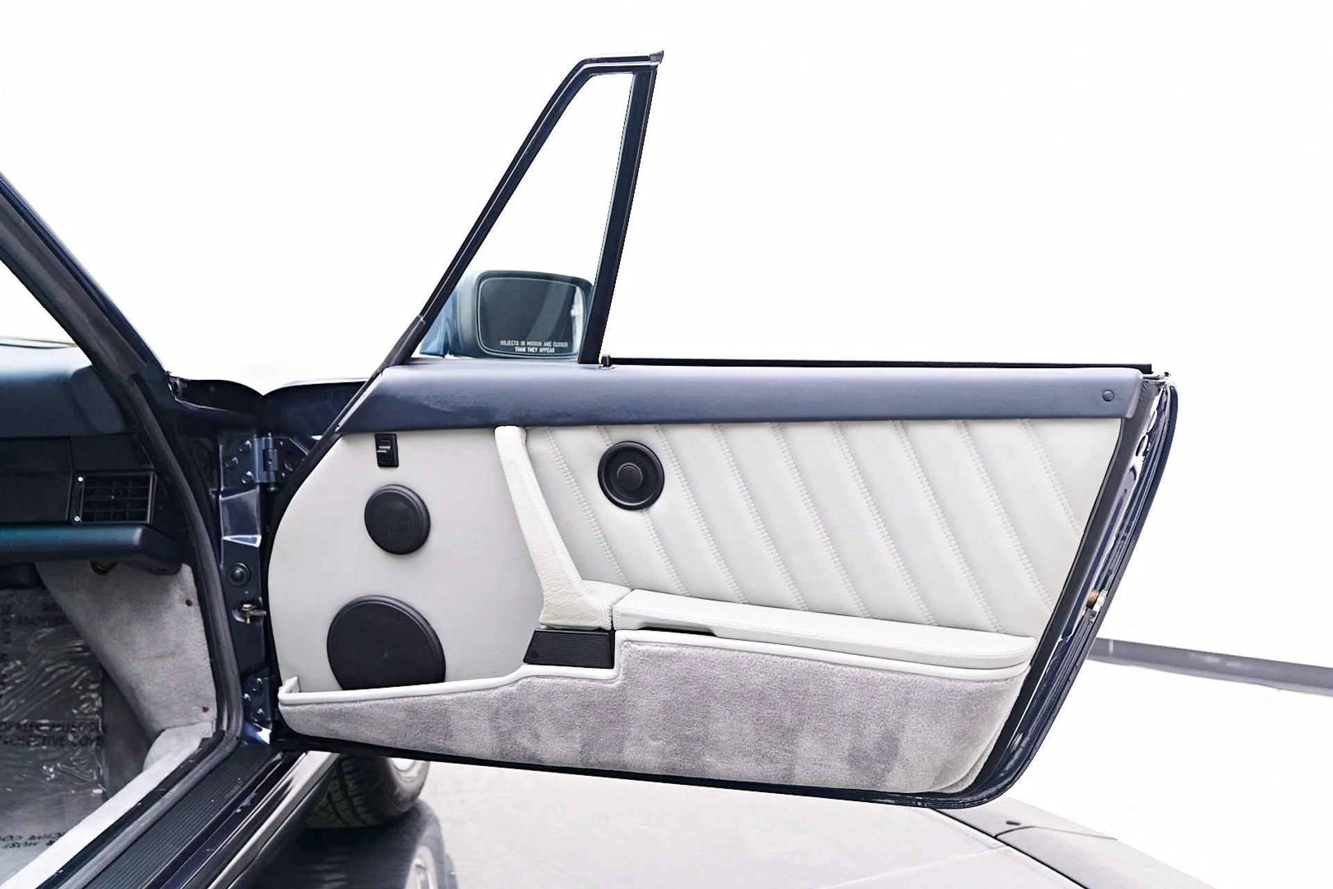 mph041_2534840516_Used_1988_Porsche_911_Carrera_1745954196_26b1b8ea27