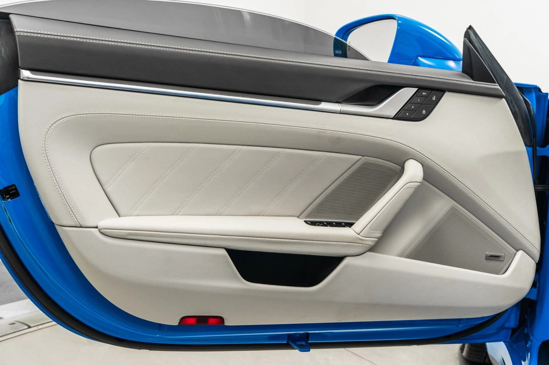 mph041_2560921226_Used_2022_Porsche_911_Turbo_S_Cabriolet_Sport_Exhaust_Vossen_Wheels_PASM_Suspension_1761251229_c2d046ae08