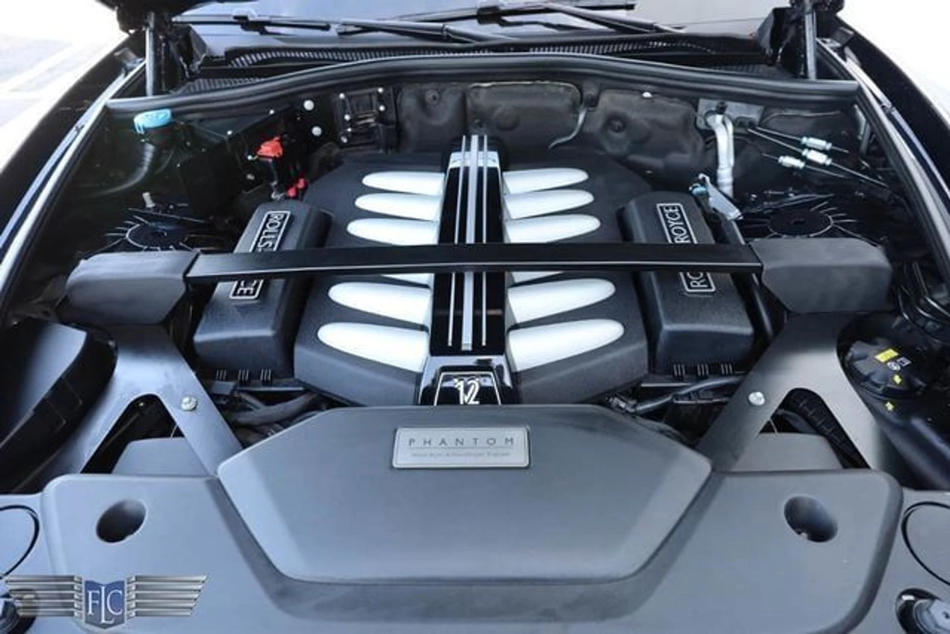 mph041_2568208196_used_2018_rolls_royce_phantom_sedan_6305_22718398_46_640_535d481f63