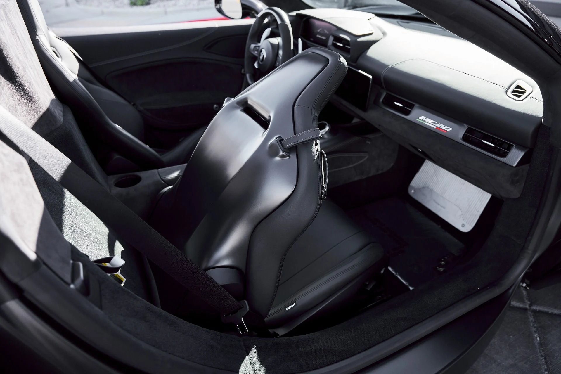 mph041_256857806_Used_2024_Maserati_MC_20_1771382134_bb1c5a343b