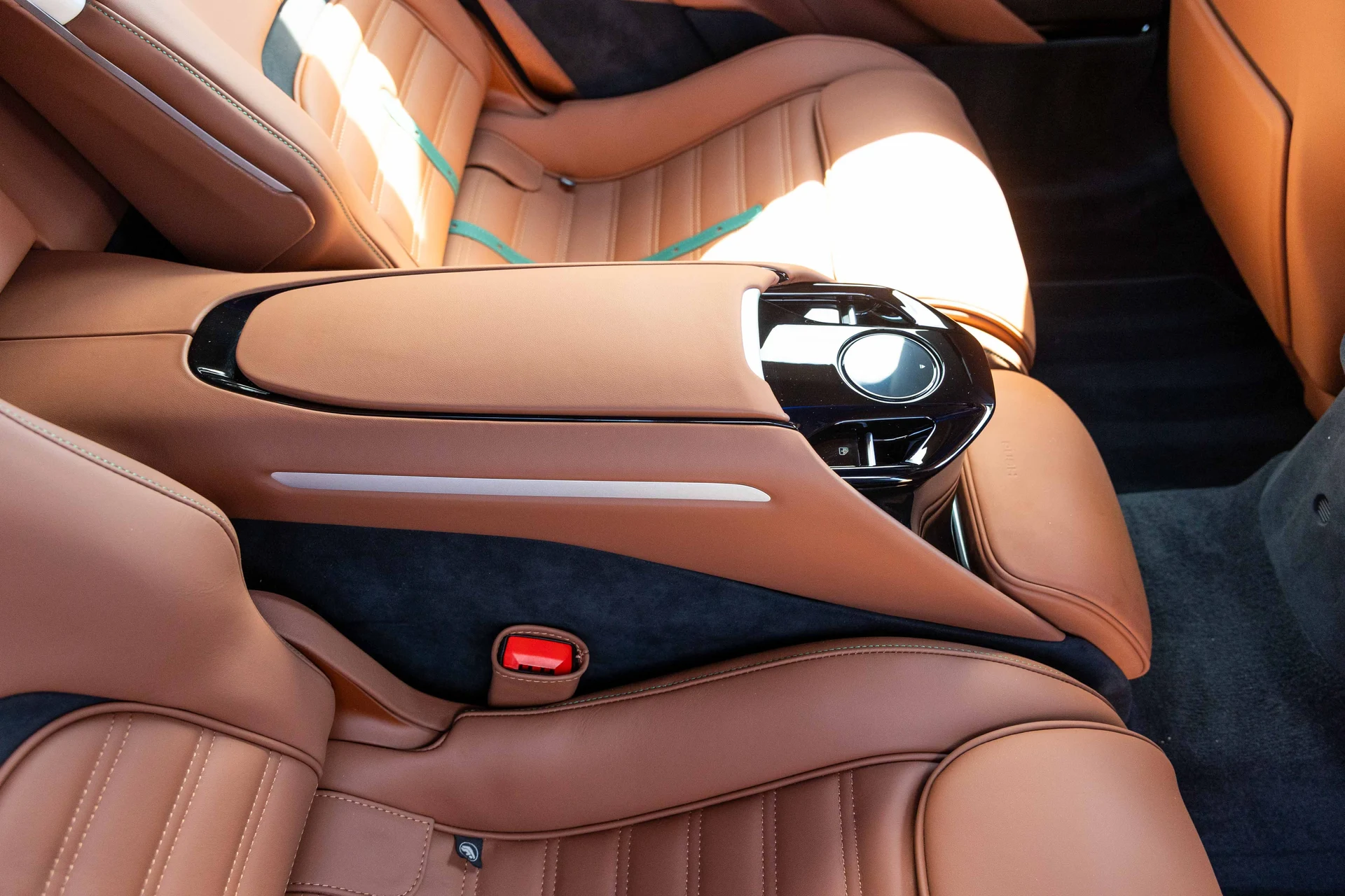 mph041_2583247532_1c003a05d212926a808eb0e4b721dfde_c1020e9e06