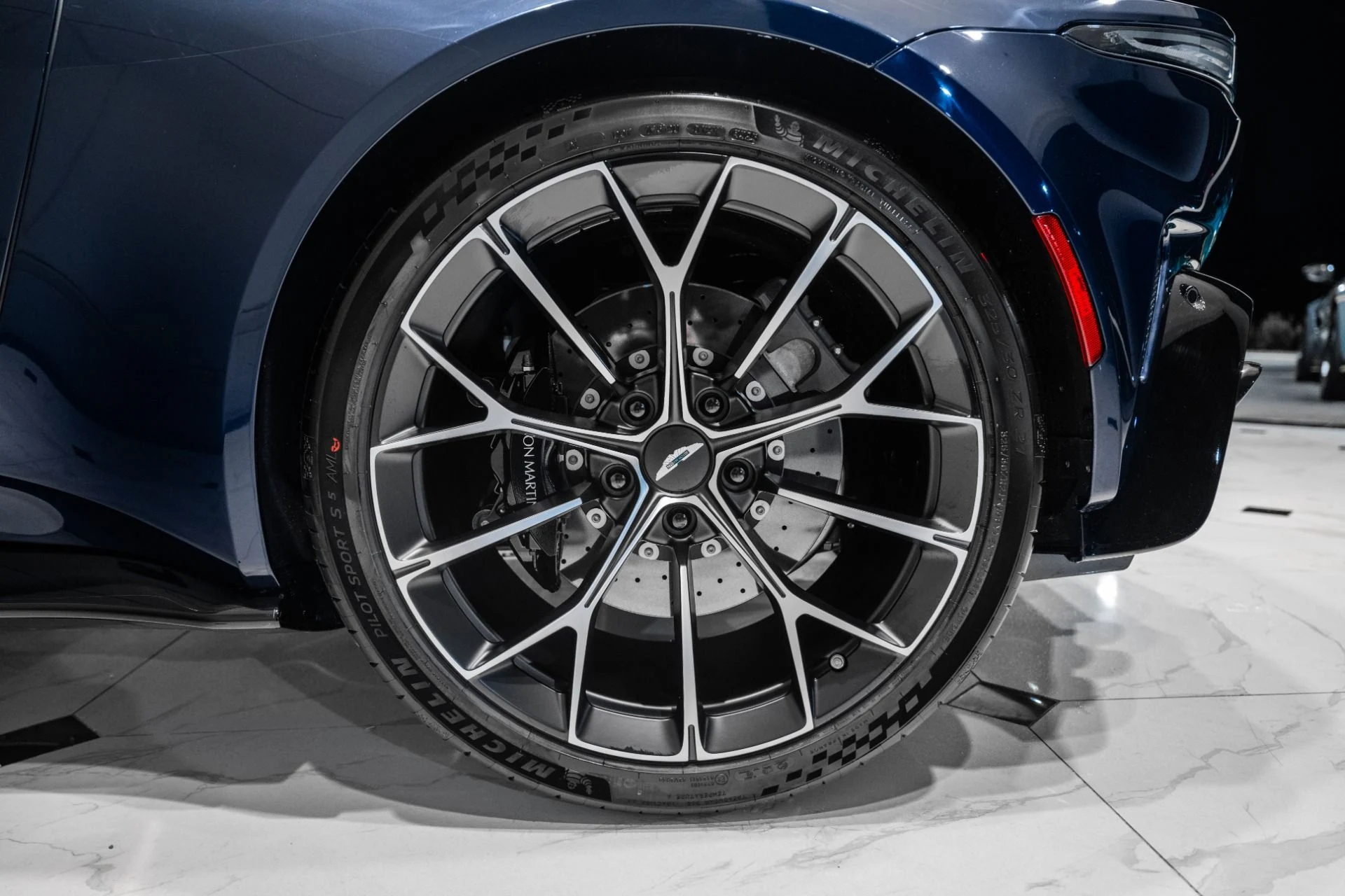 mph041_2597755955_New_2026_Aston_Martin_Vantage_S_Coupe_1767379959_009f44037f