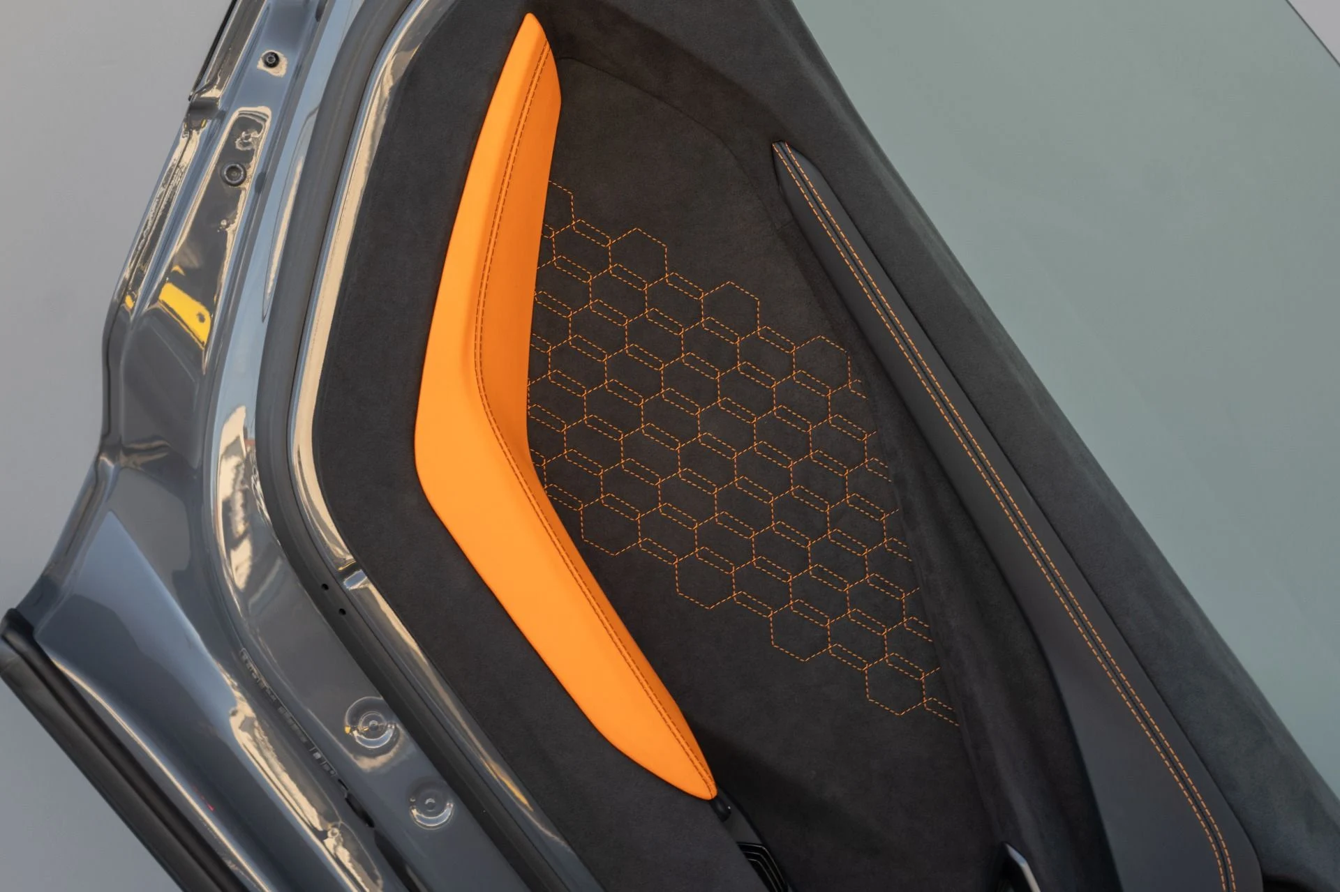 mph041_2613403129_Used_2024_Lamborghini_Revuelto_1755720542_a8748838e7